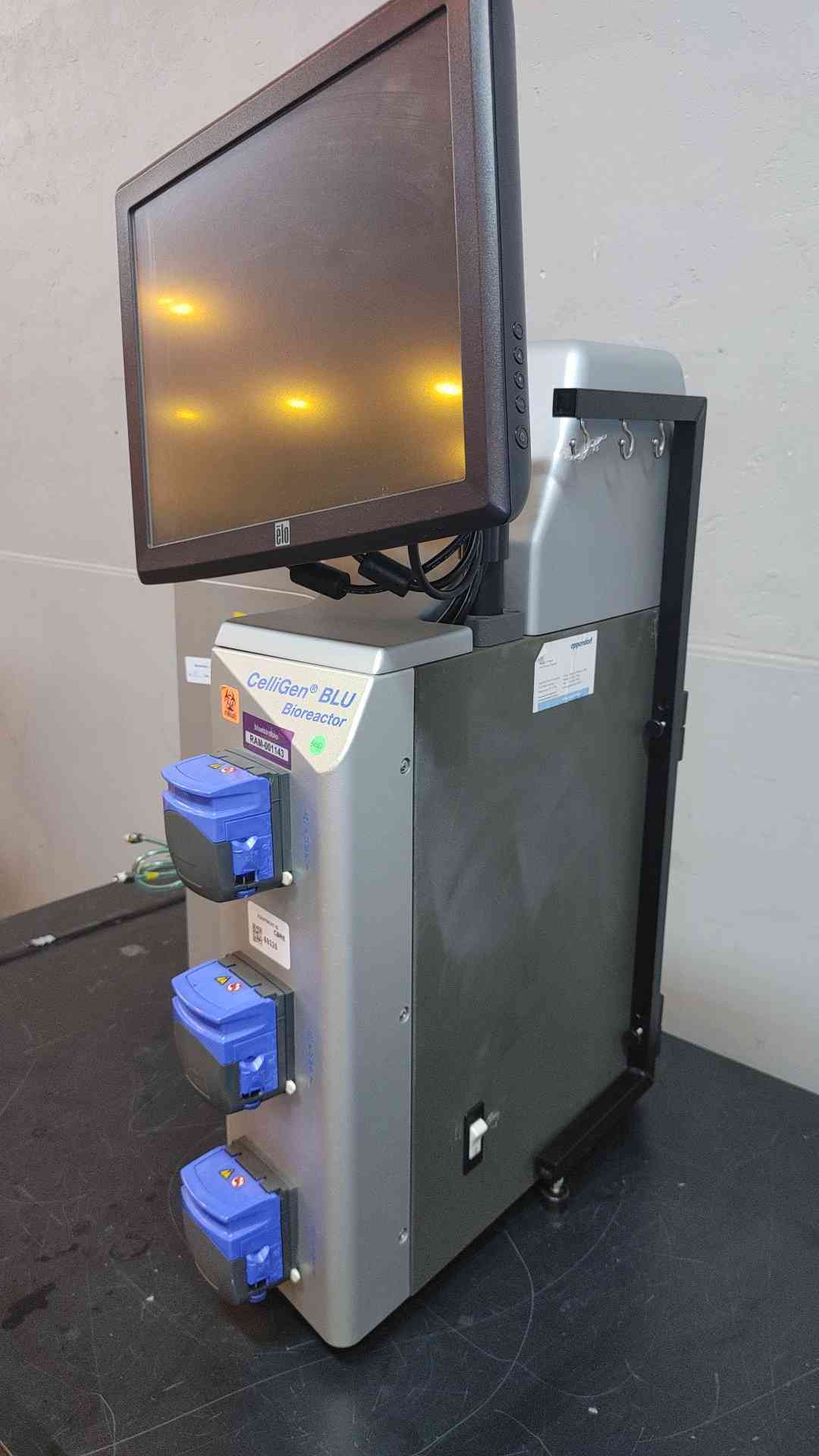 New Brunswick CelliGen Blu Bioreactor M1363-120-3SA