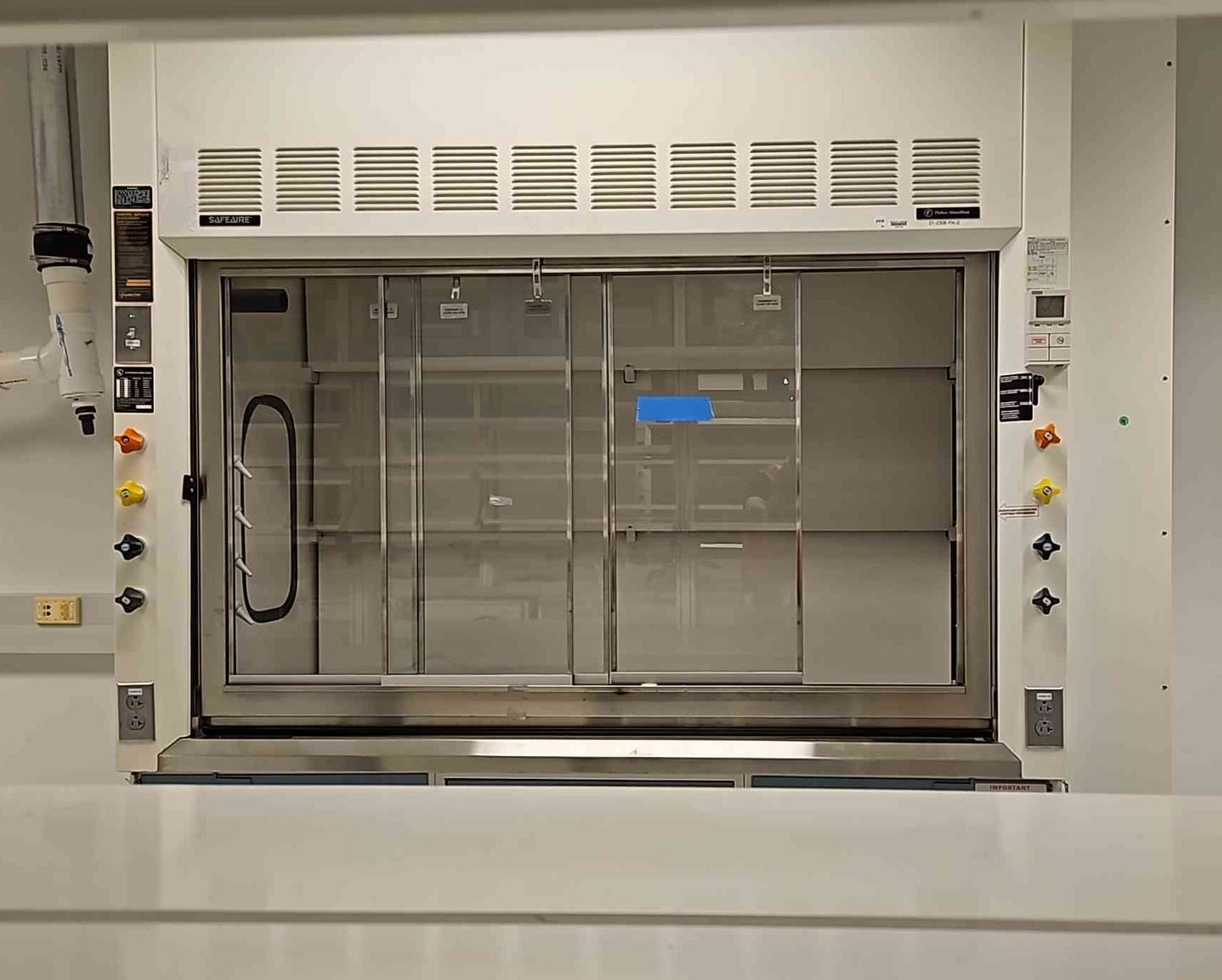 6' SafeAire Fisher Hamilton Fume Hood Ducted w/ Benches (5360AA)