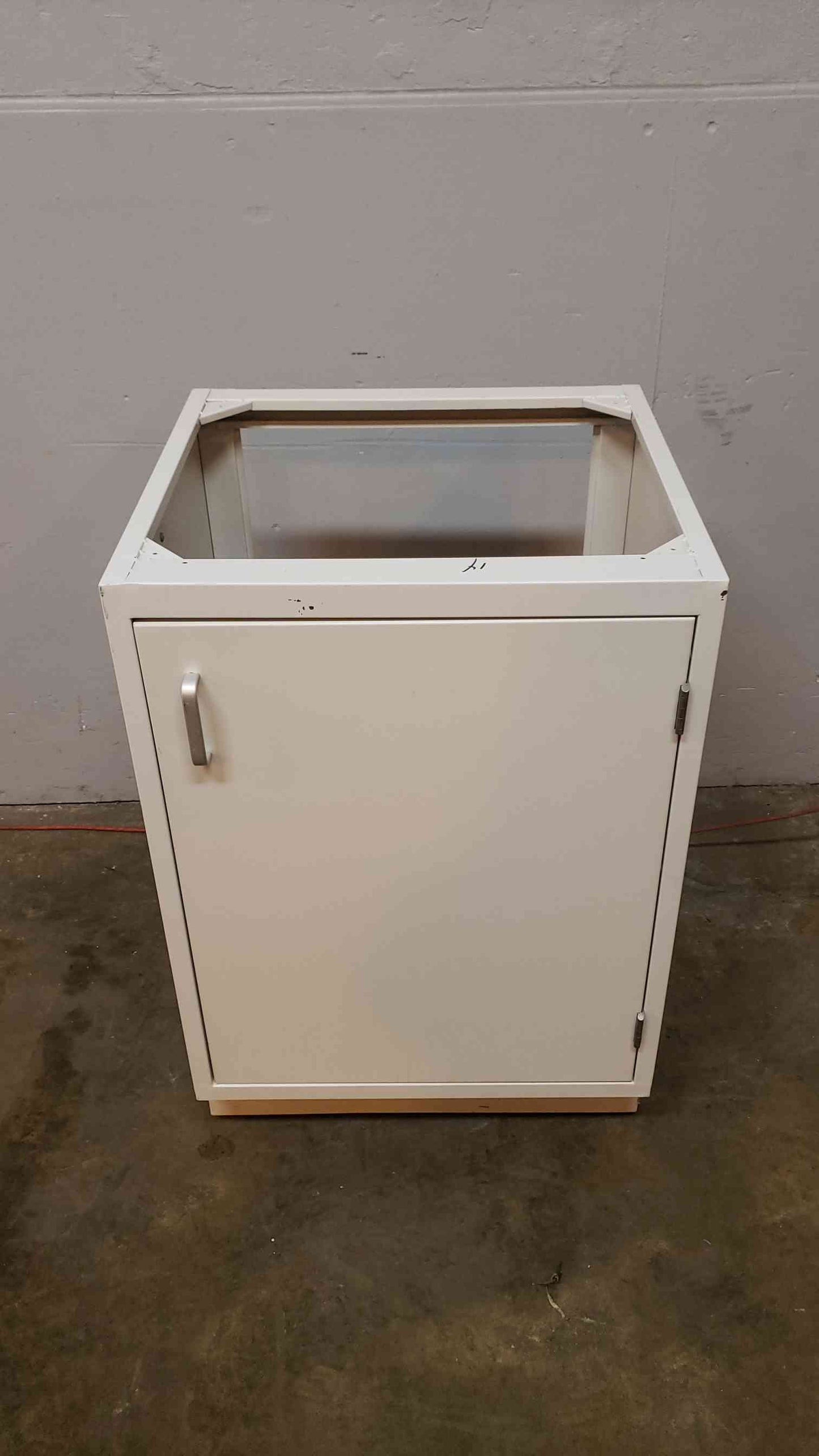 24x22x35 1 Door Casework(100401)
