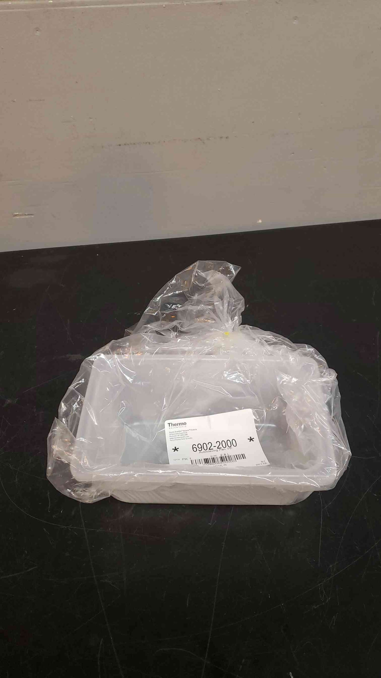 Case of 6 Thermo Scientific Autoclaving Pan 2.8L 6902-2000 (SKU: 4408AA)(4408AA)