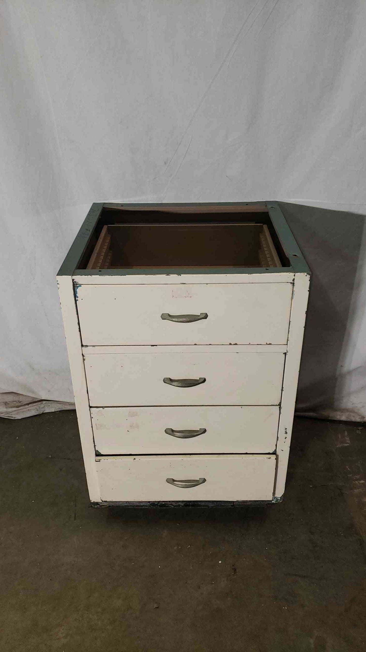 24x22x35 4 Drawer Casework(100550)