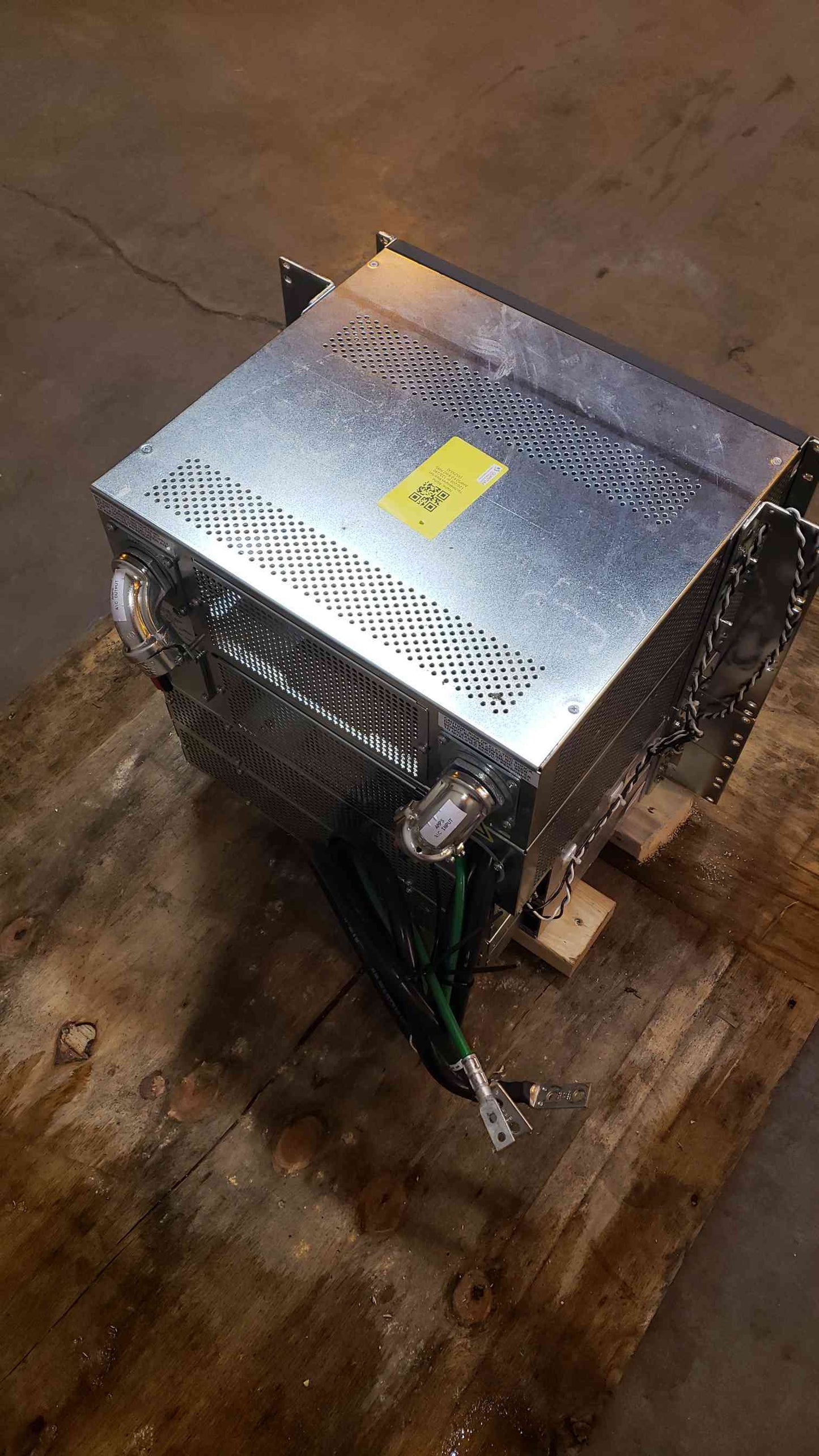 Alpha Technologies Inverter 120/208 or 120/240 AMPS24-2-9-H2 MBS (4529AA)(4529AA)
