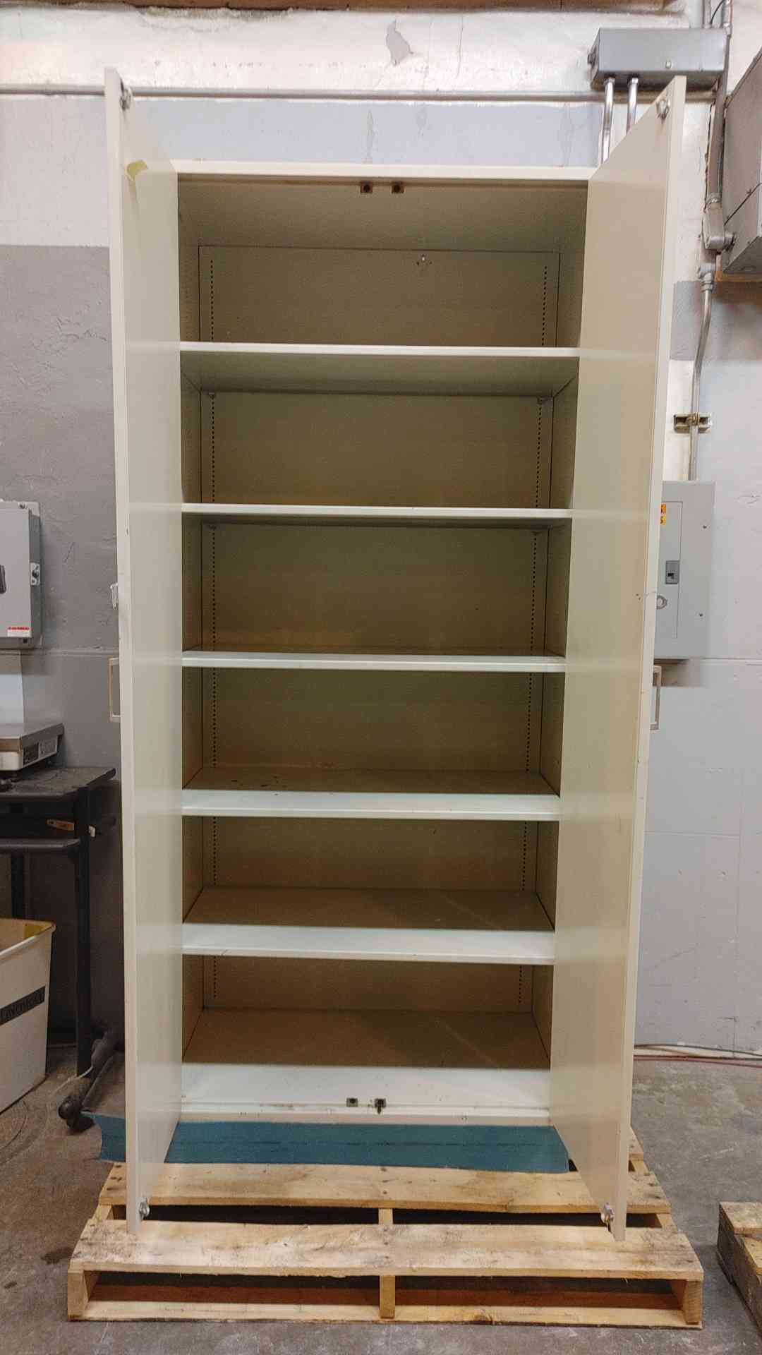 7' Tall Metal Storage Cabinet Lab  2/ Shelves (1634AA)(1634AA)