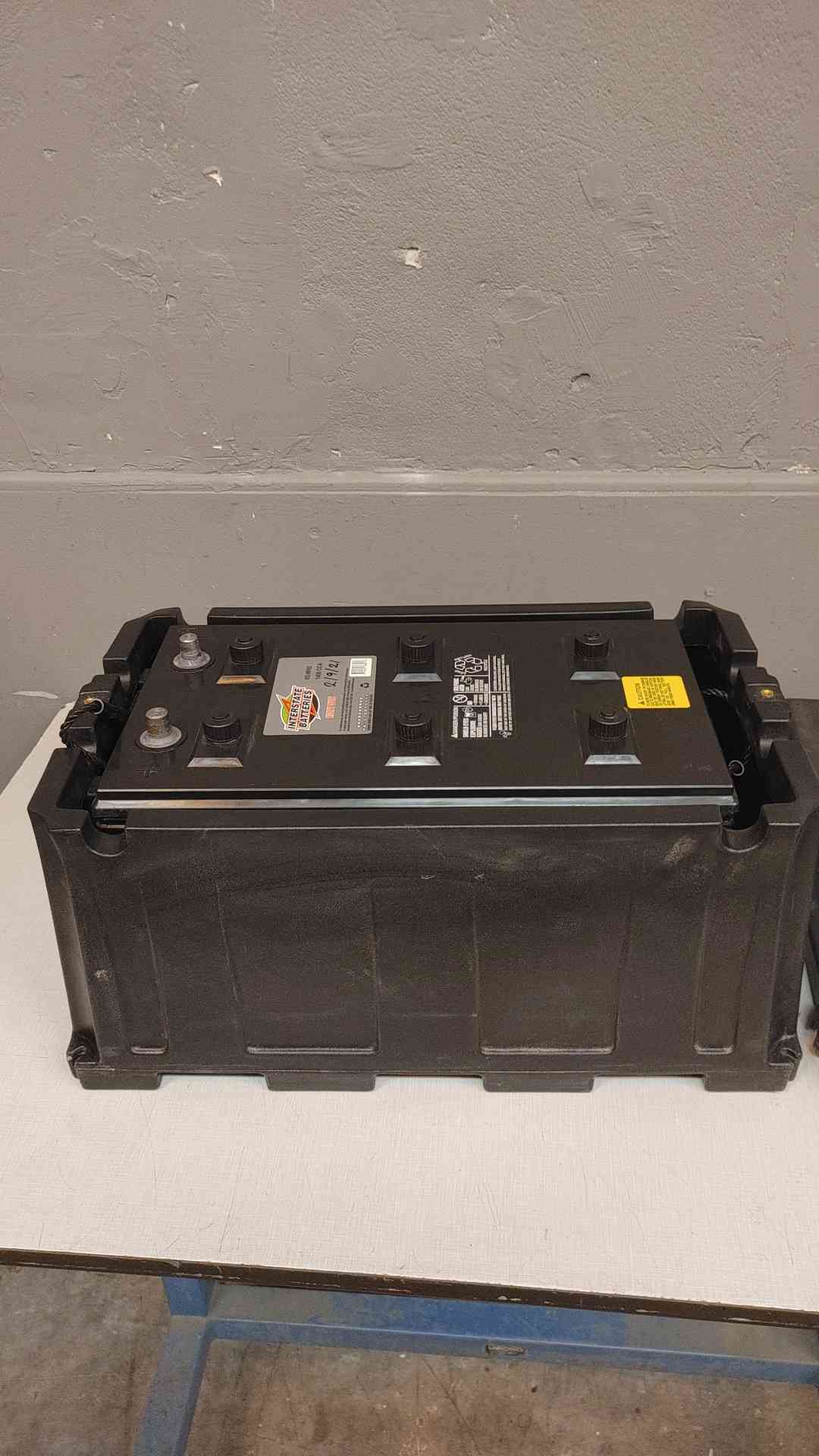 Interstate Batteries W Case 8D-MHD 1400CC (2115AA)(2115AA)