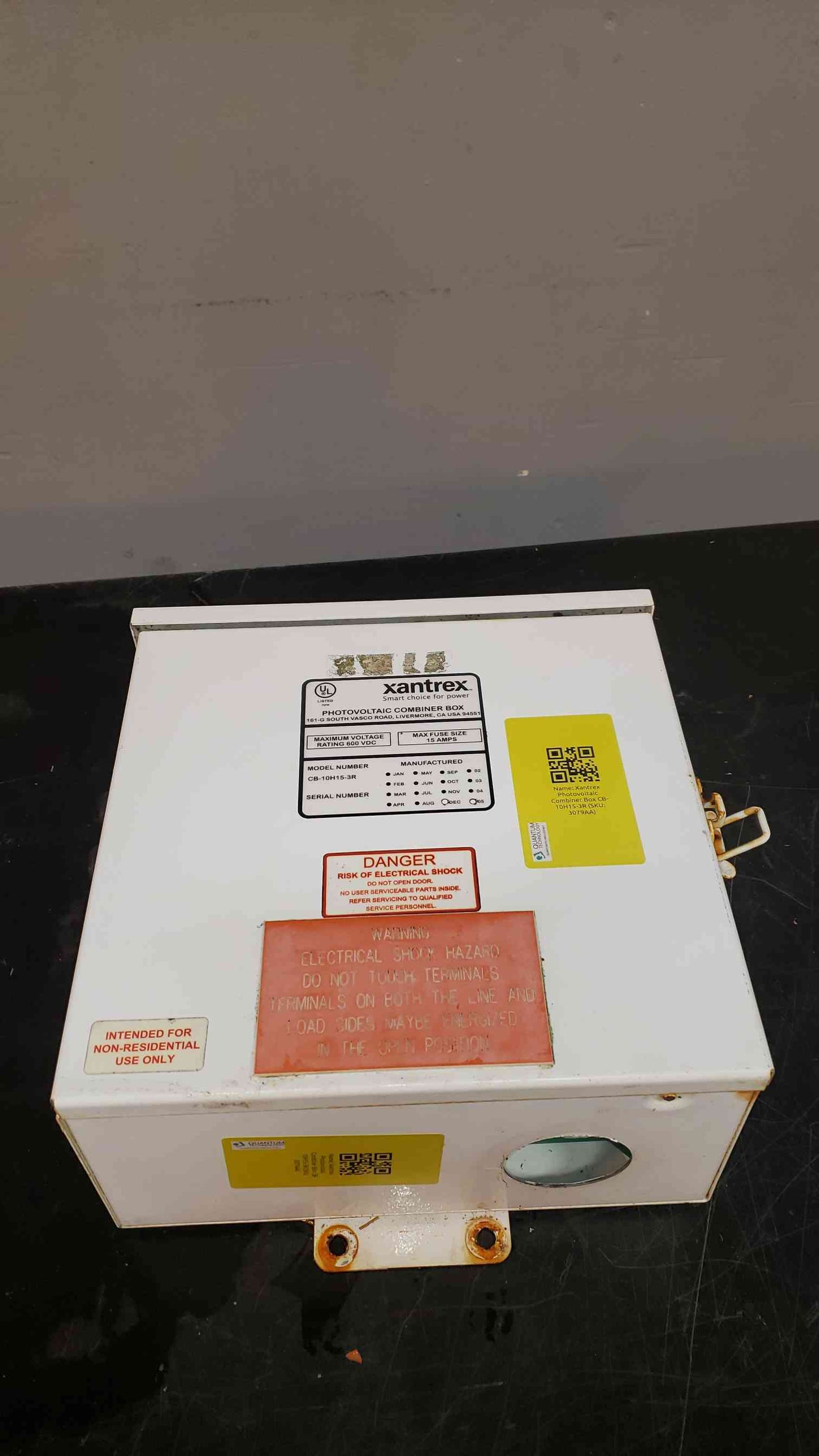 Xantrex CB-10H15-3R 10 String 600V Solar PV Combiner Box Cooper B-Line 3R