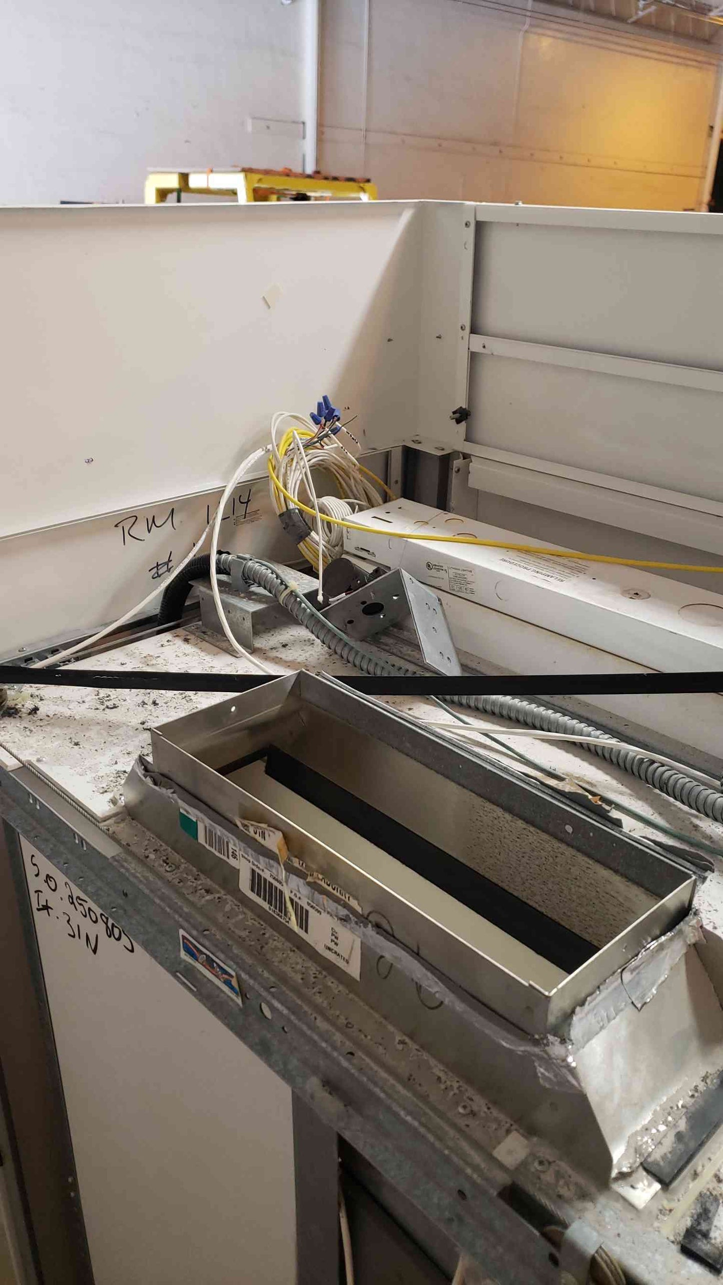 Fisher Hamilton 4' Safeaire Fumehood 2 Direction Sash Monitor & Bench (SKU: 4068AA)