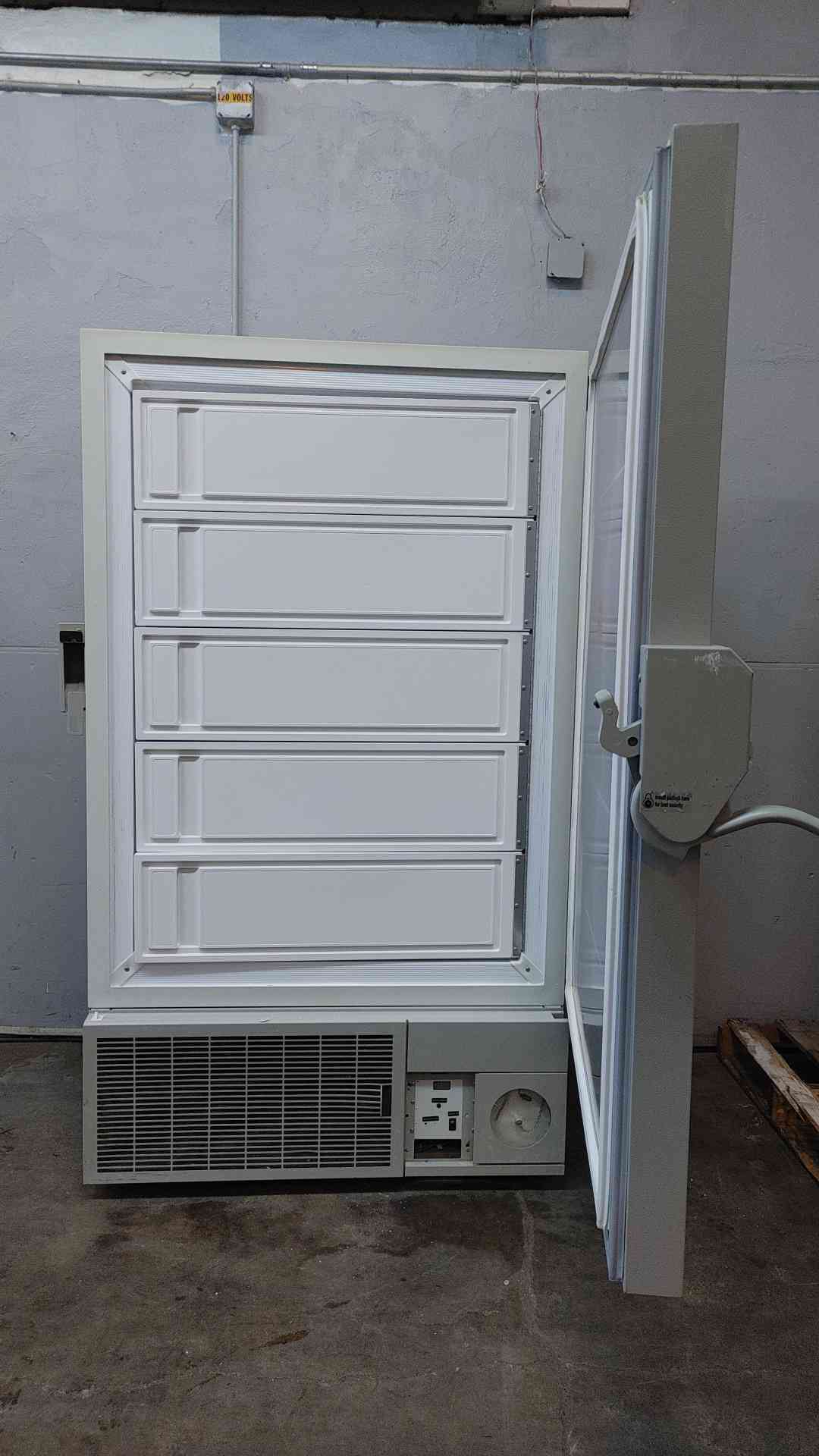 AS-IS Revco Ultima II ULT2586-9-D35 Ultra Low Temp Freezer Not Working AS-IS (3125AA)(3125AA)
