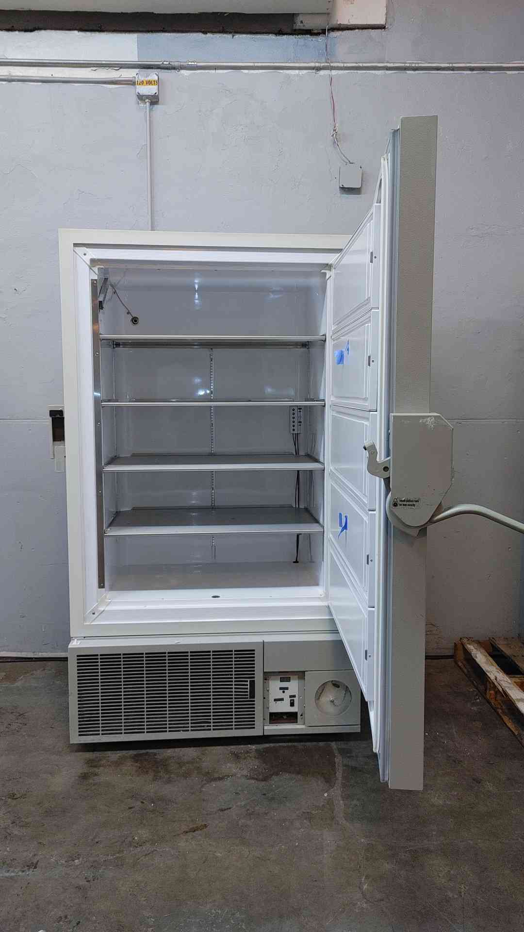 AS-IS Revco Ultima II ULT2586-9-D35 Ultra Low Temp Freezer Not Working AS-IS (3125AA)(3125AA)