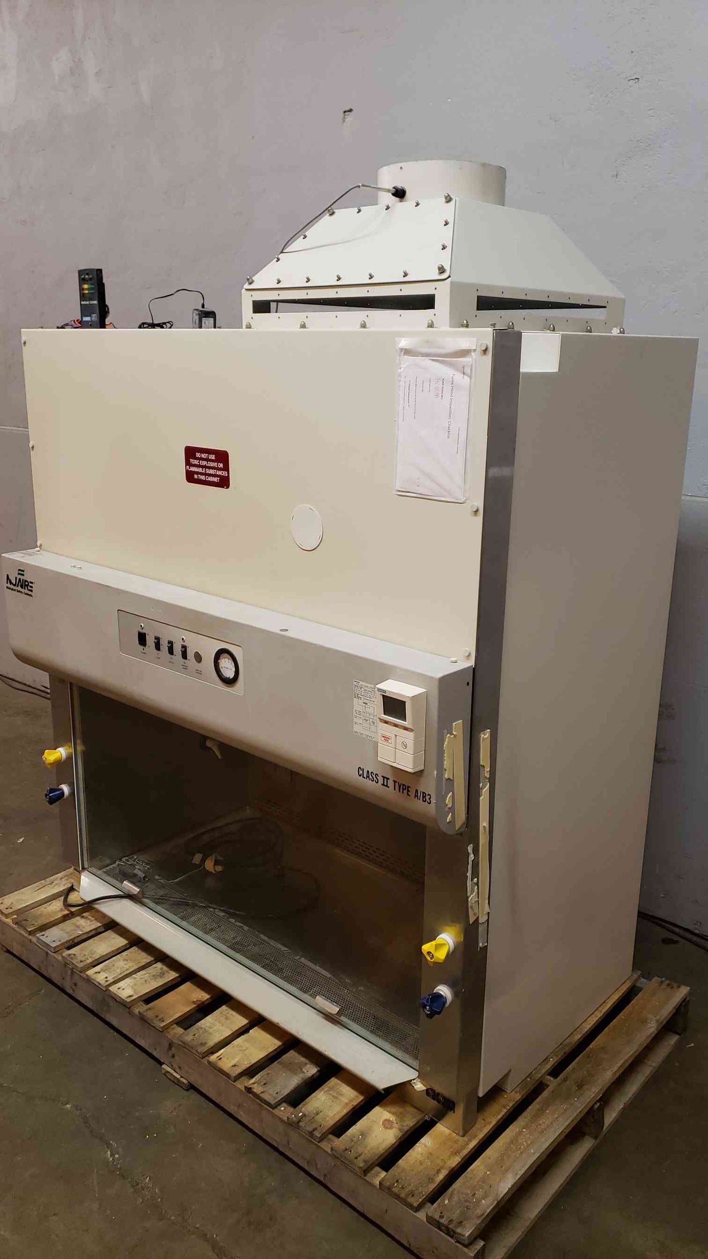 NUAIRE 4'6" Class II Type A/B3 Biosafety Cabinet Fume Hood (SKU: 4600AA)(4600AA)