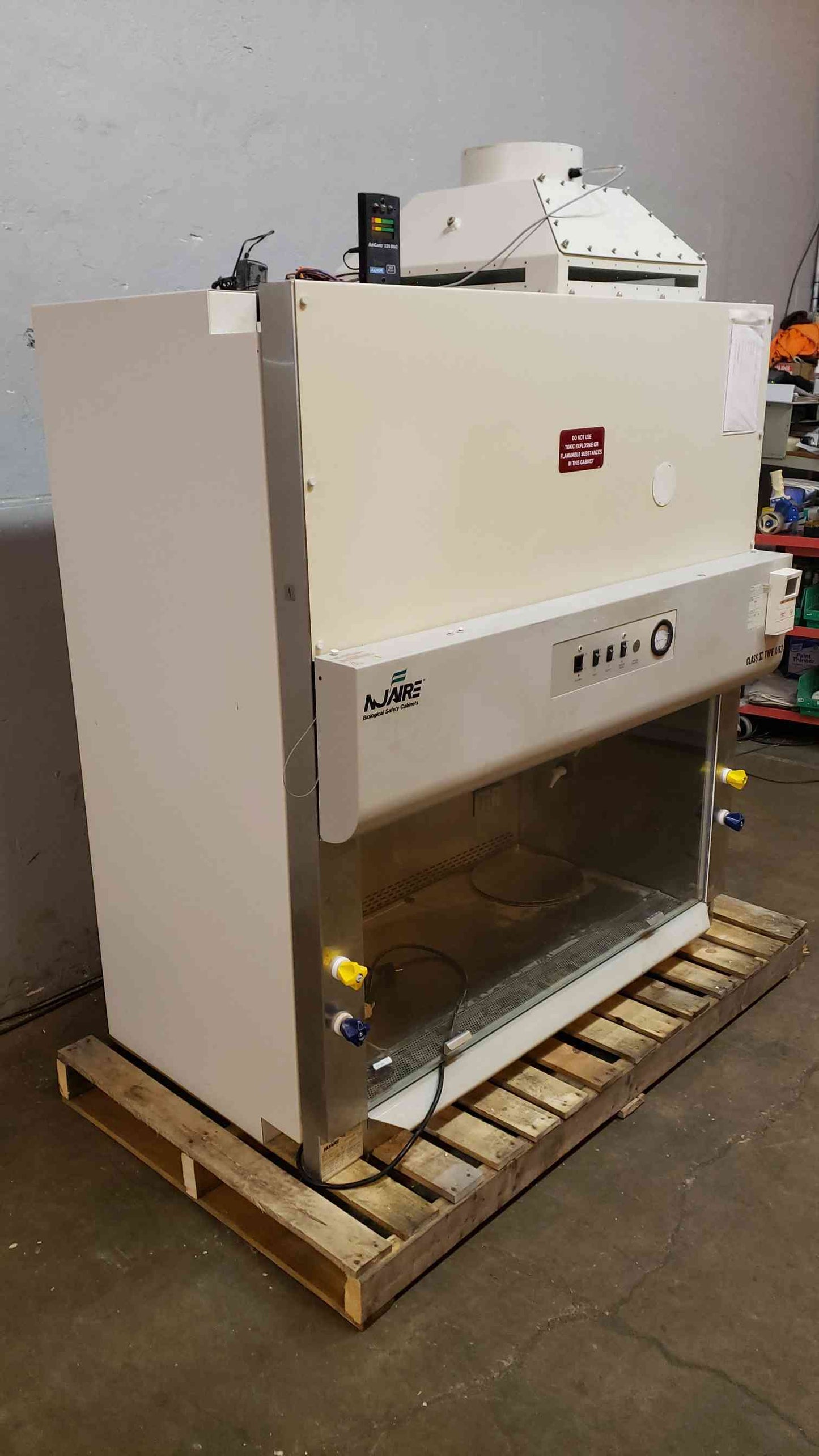 NUAIRE 4'6" Class II Type A/B3 Biosafety Cabinet Fume Hood (SKU: 4600AA)(4600AA)