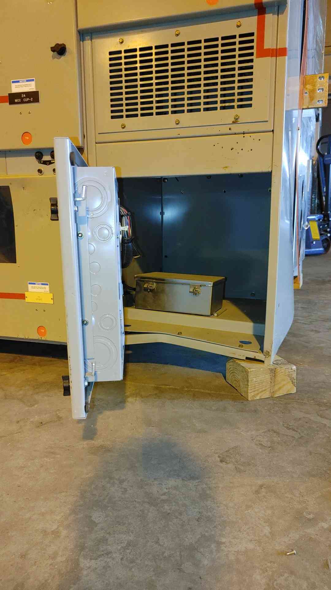 3200A / 4000A Westinghouse VCP DS Switchgear 4x 800a Breakers 2x 3200a Main(101492)
