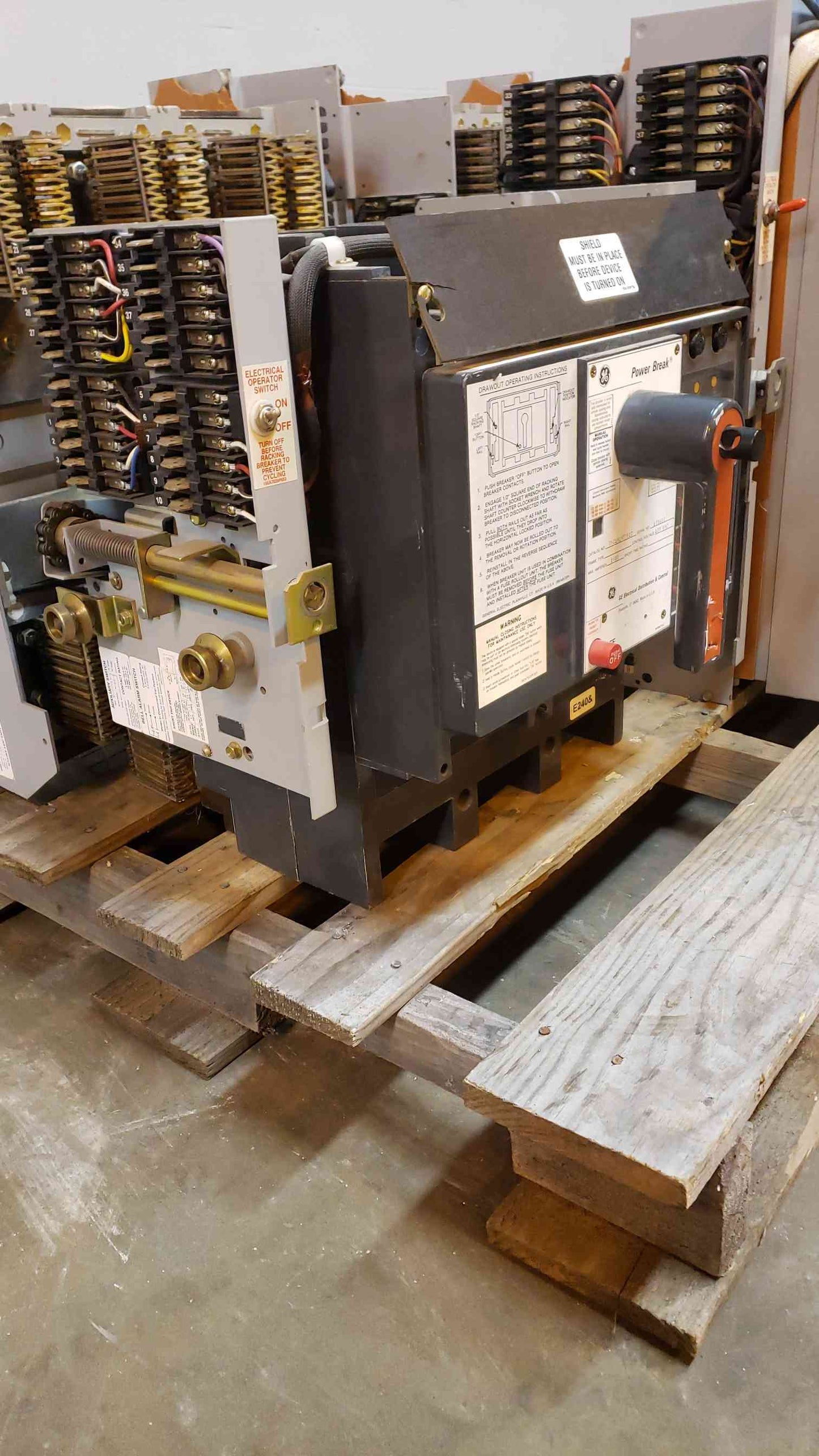 1600A GE Power Break 120VAC BREAKER THC1616TTE1C (SKU:5106AA)(5106AA)