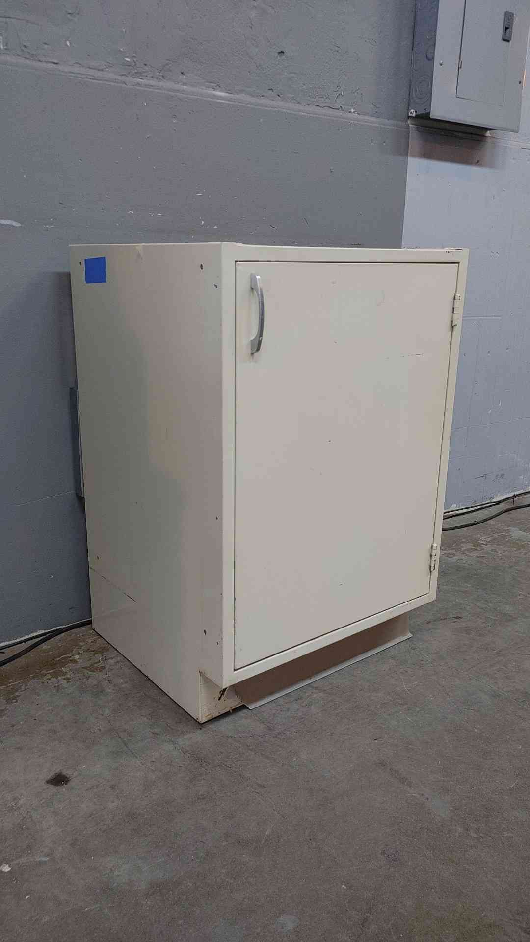 2' Kewaunee 1 Door Casework (3134AA)(3143AA)