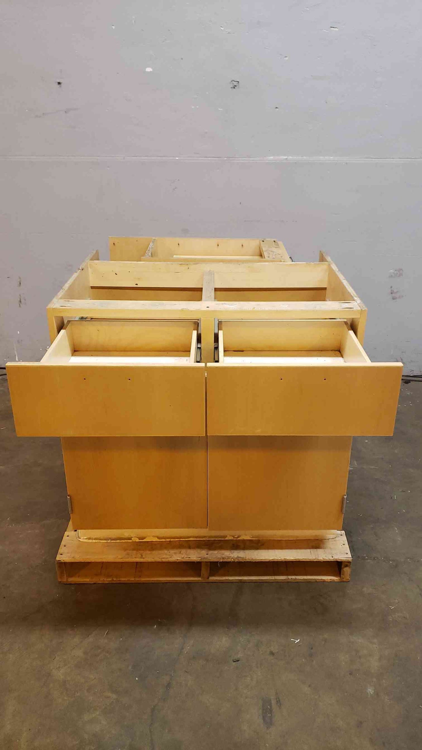 3' Jamestown Wooden Mixed Casework (SKU: 13972AA)(13972AA)