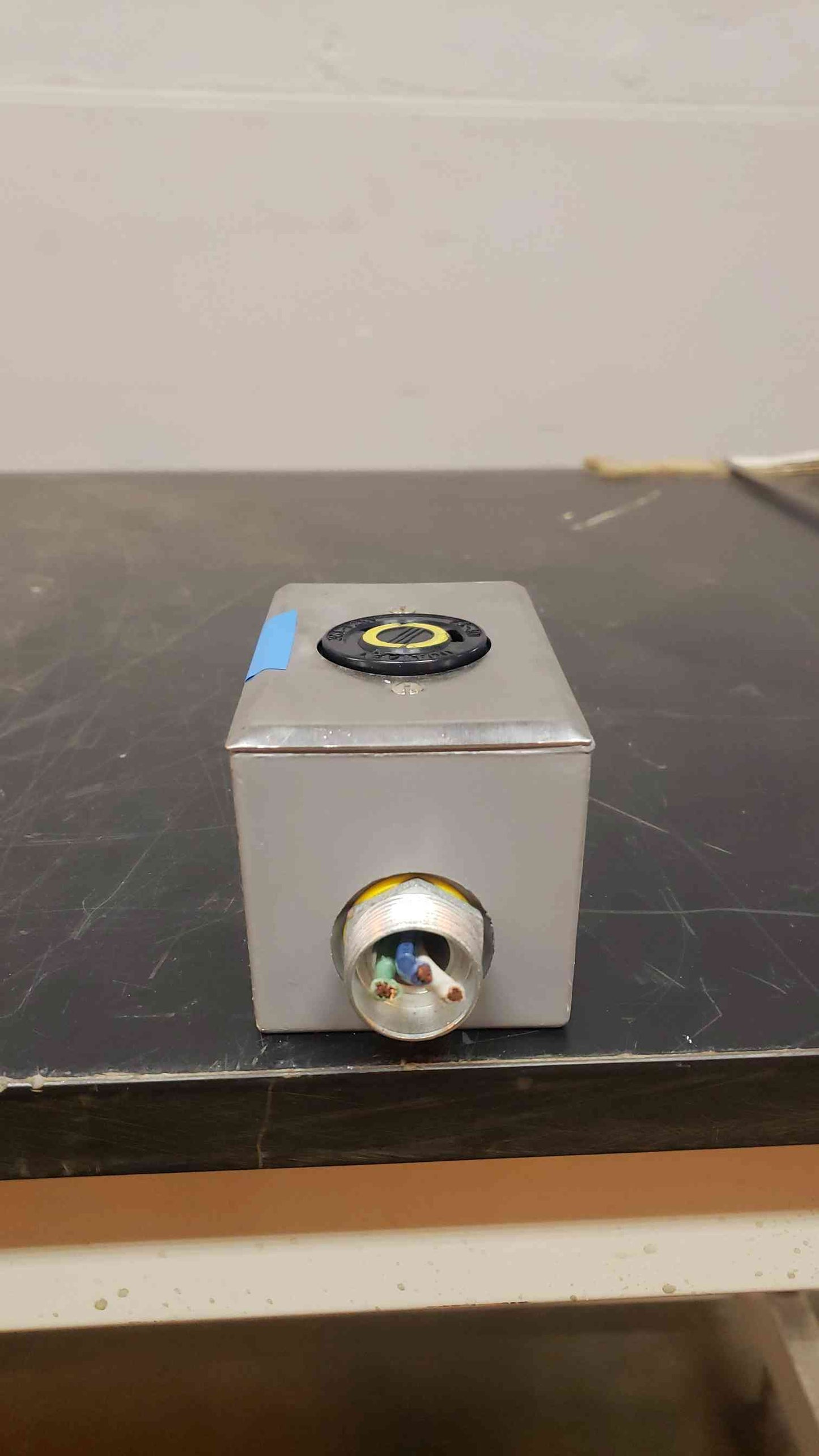 Leviton 30A-125V Power Outlet (SKU:14469AA)(14469AA)