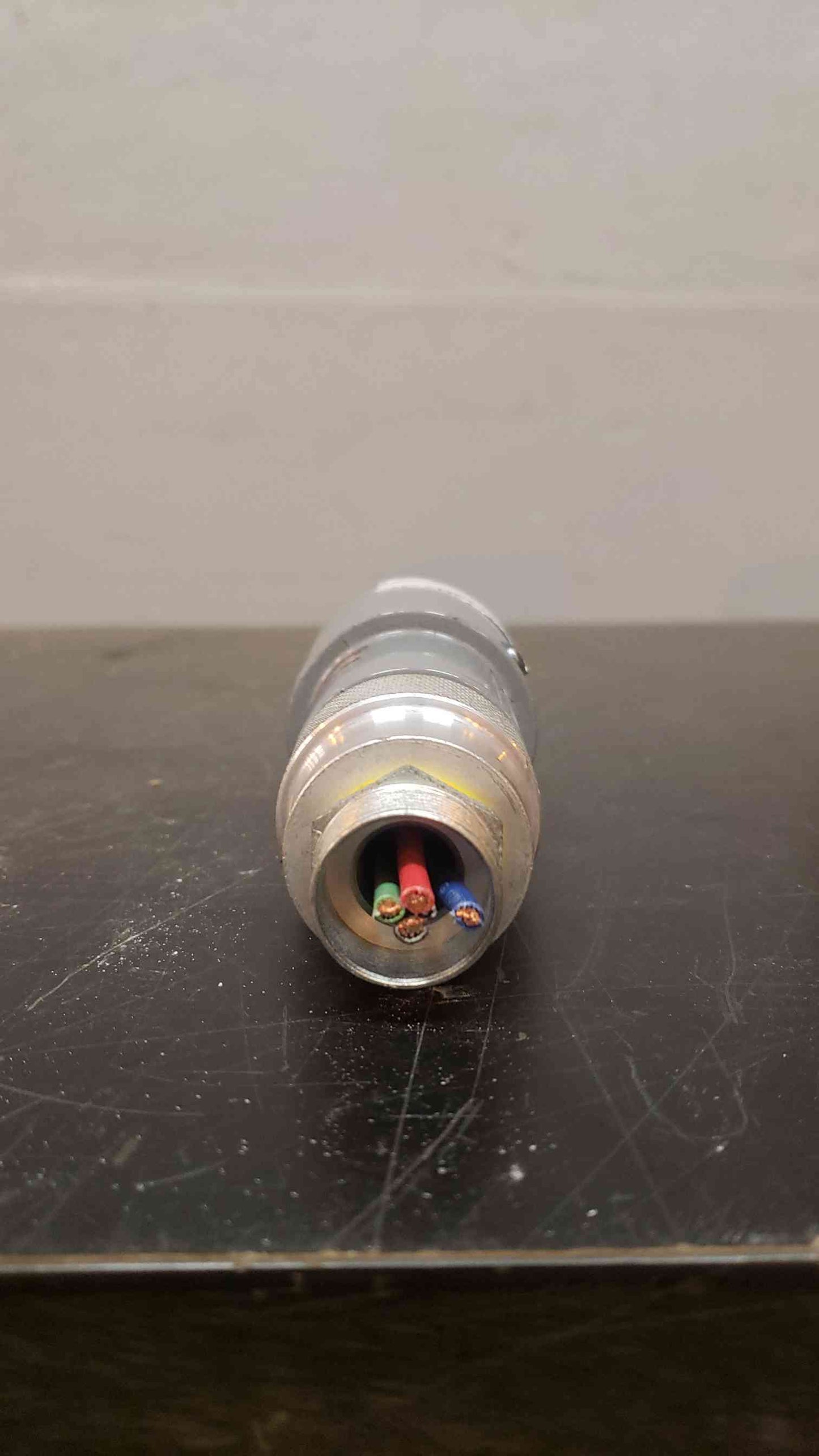 *Pickup Only* Russellstoll 30A 250V 20A 600VAC Connector 3934 (SKU:14472AA)(14472AA)
