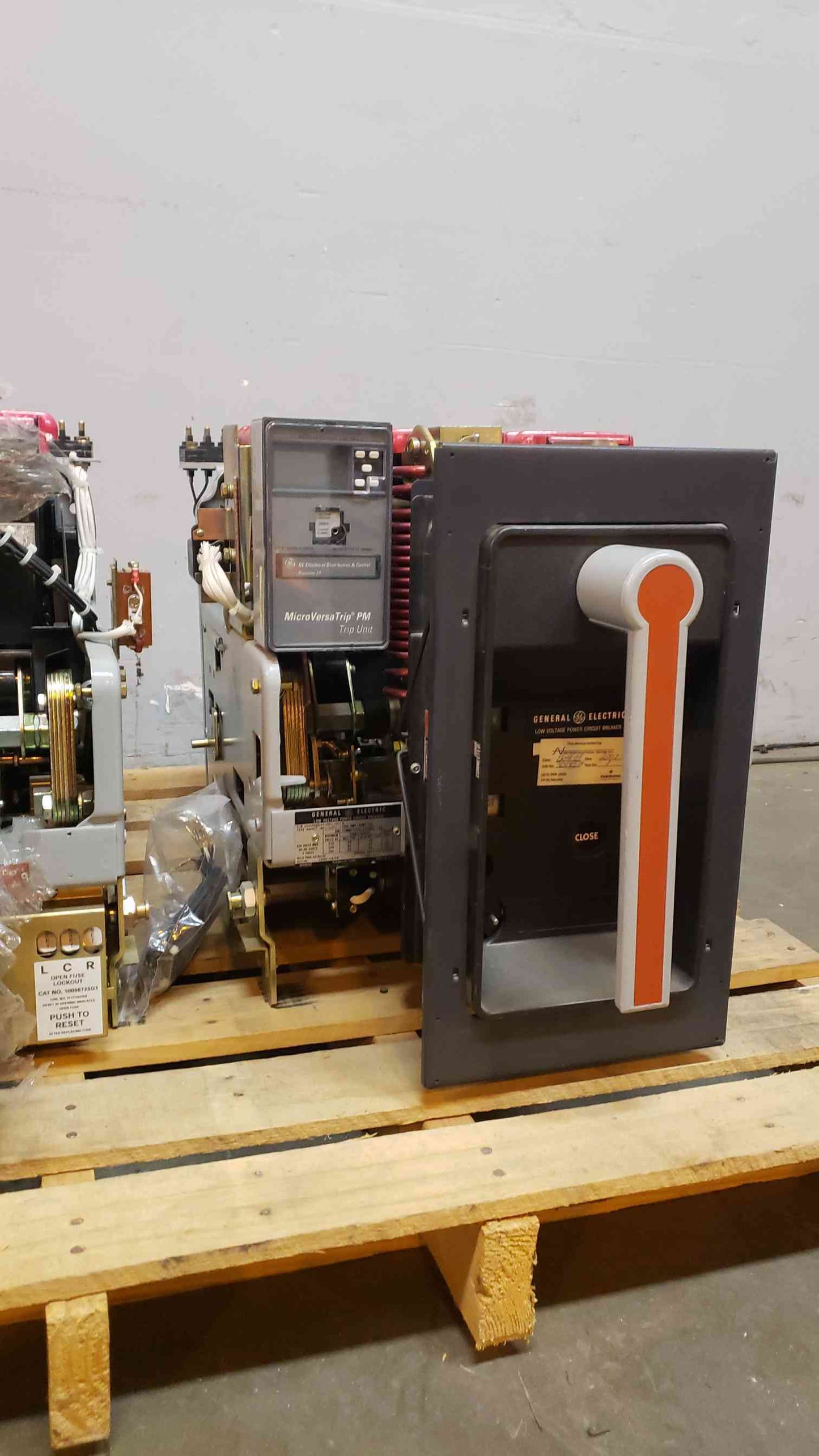 2000A GE Low Voltage Breaker AKRT8D50H1 2000A Trip A220LSIGPMR MicroVersa (SKU:14486AA)(14486AA)