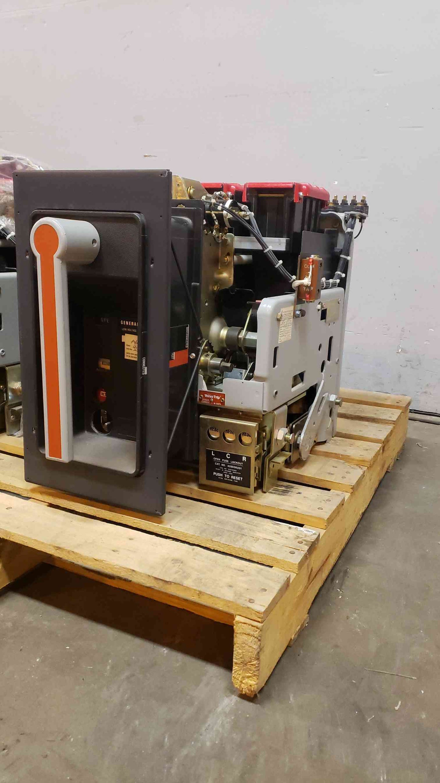 2000A GE Low Voltage Breaker AKRT8D50H1 2000A Trip A220LSIGPMR MicroVersa (SKU:14486AA)(14486AA)