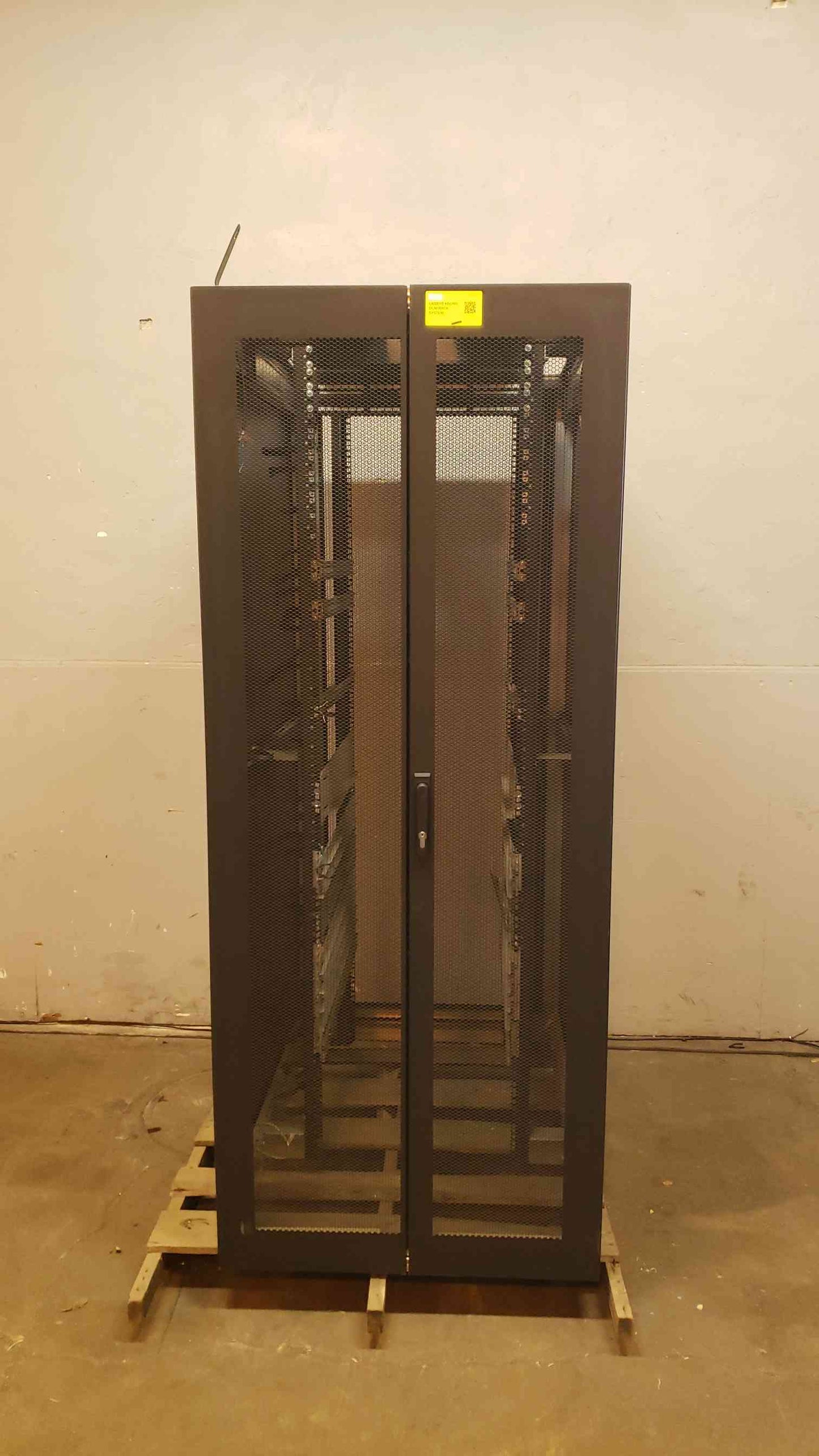 Emerson Extra Wide Server Cabinet Rack 49x32x79 Fully Enclosed (SKU: S6LLST11084)