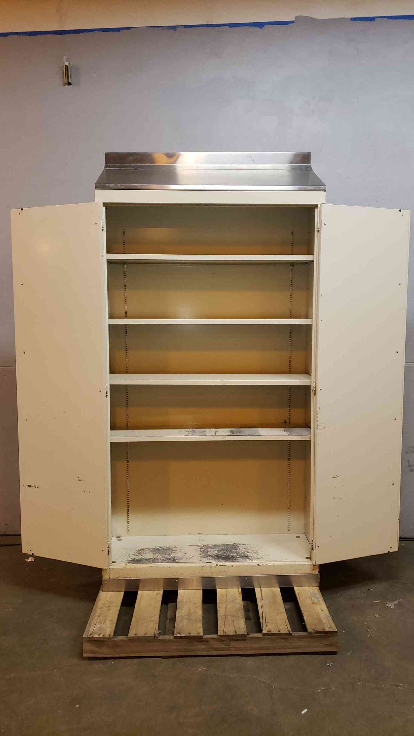 4' Large Storage Cabinet (SKU: 14974AA)(14974AA)