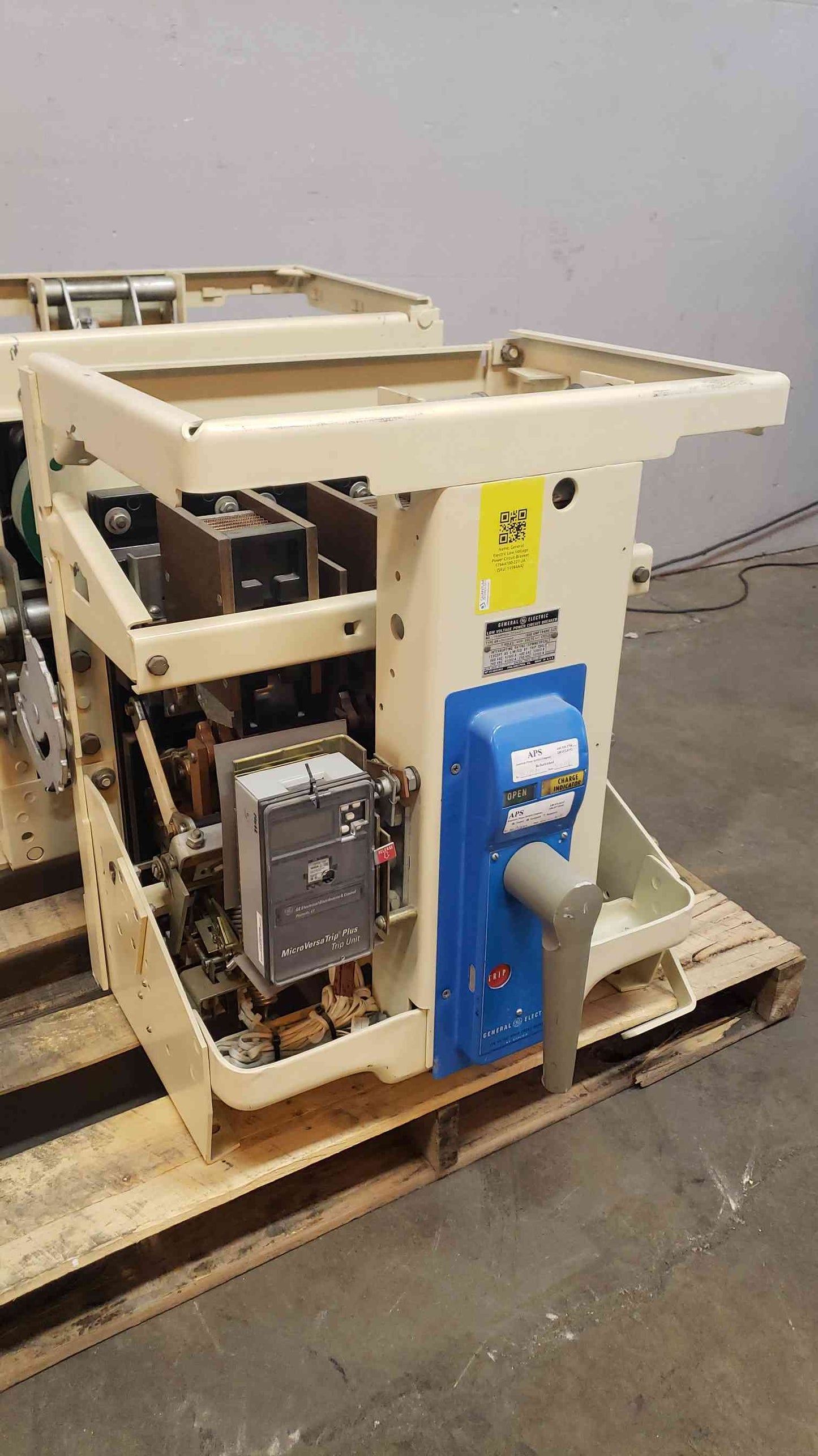 1600A GE Low Voltage Power Circuit Breaker AK2502 (SKU: 14984AA)(14984AA)