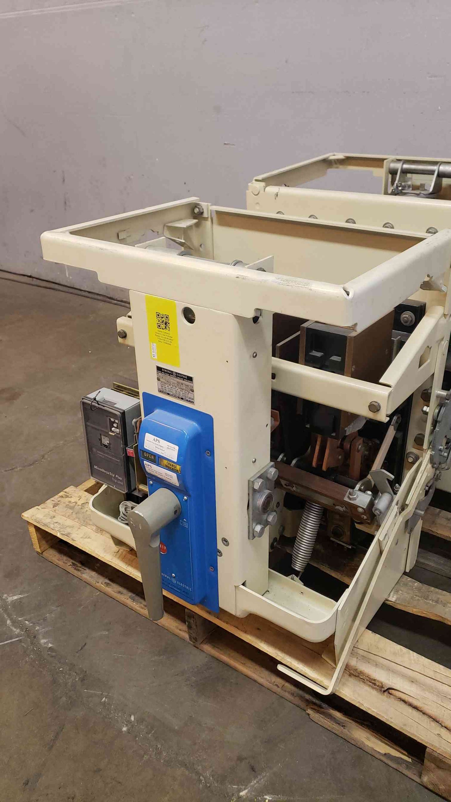 1600A GE Low Voltage Power Circuit Breaker AK2502 (SKU: 14984AA)(14984AA)