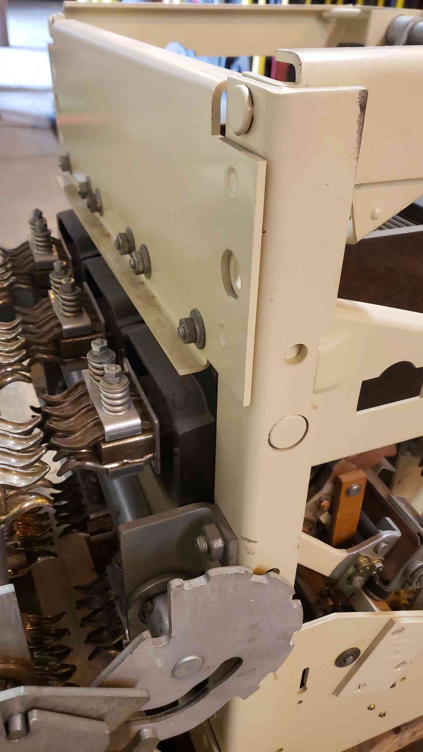 1600A GE Low Voltage Power Circuit Breaker 600V AK2502 (SKU:14990AA)(14990AA)