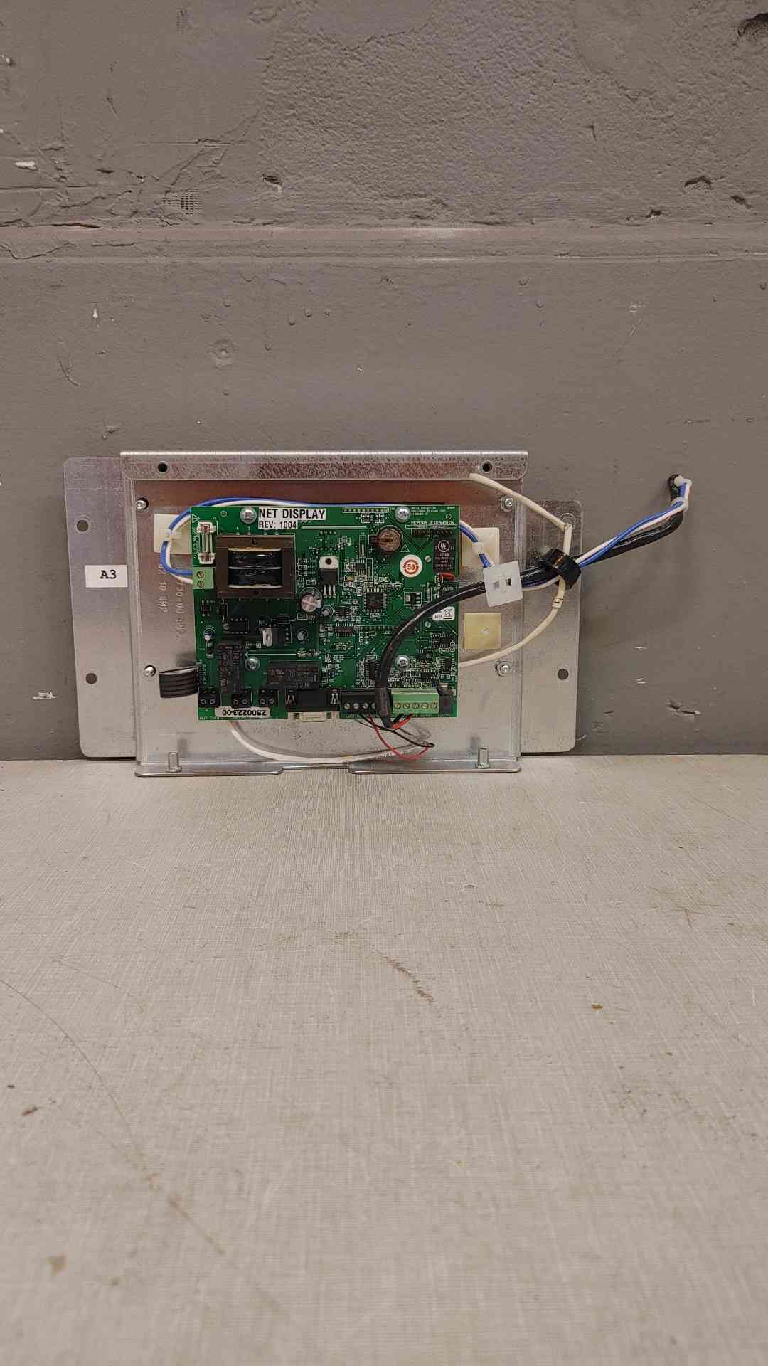 MGE Critical Power Monitoring System 1 505730-00 A00 (SKU:4119AA)(4119AA)