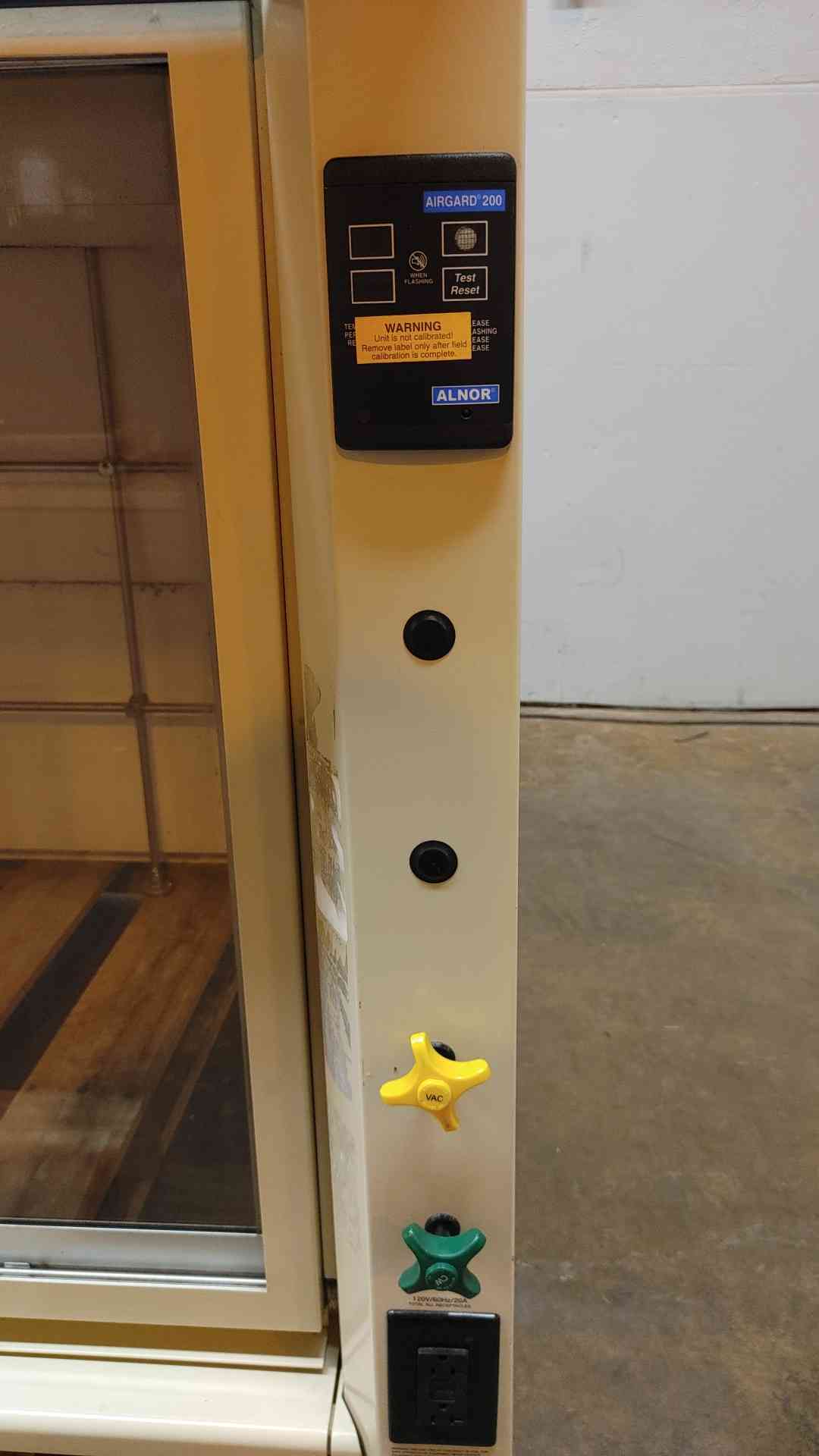 Mott Dual Sash Fume Hood 125V 1PH 20A 60HZ 7471050 Chemical Hood (SKU:101633)(101633)