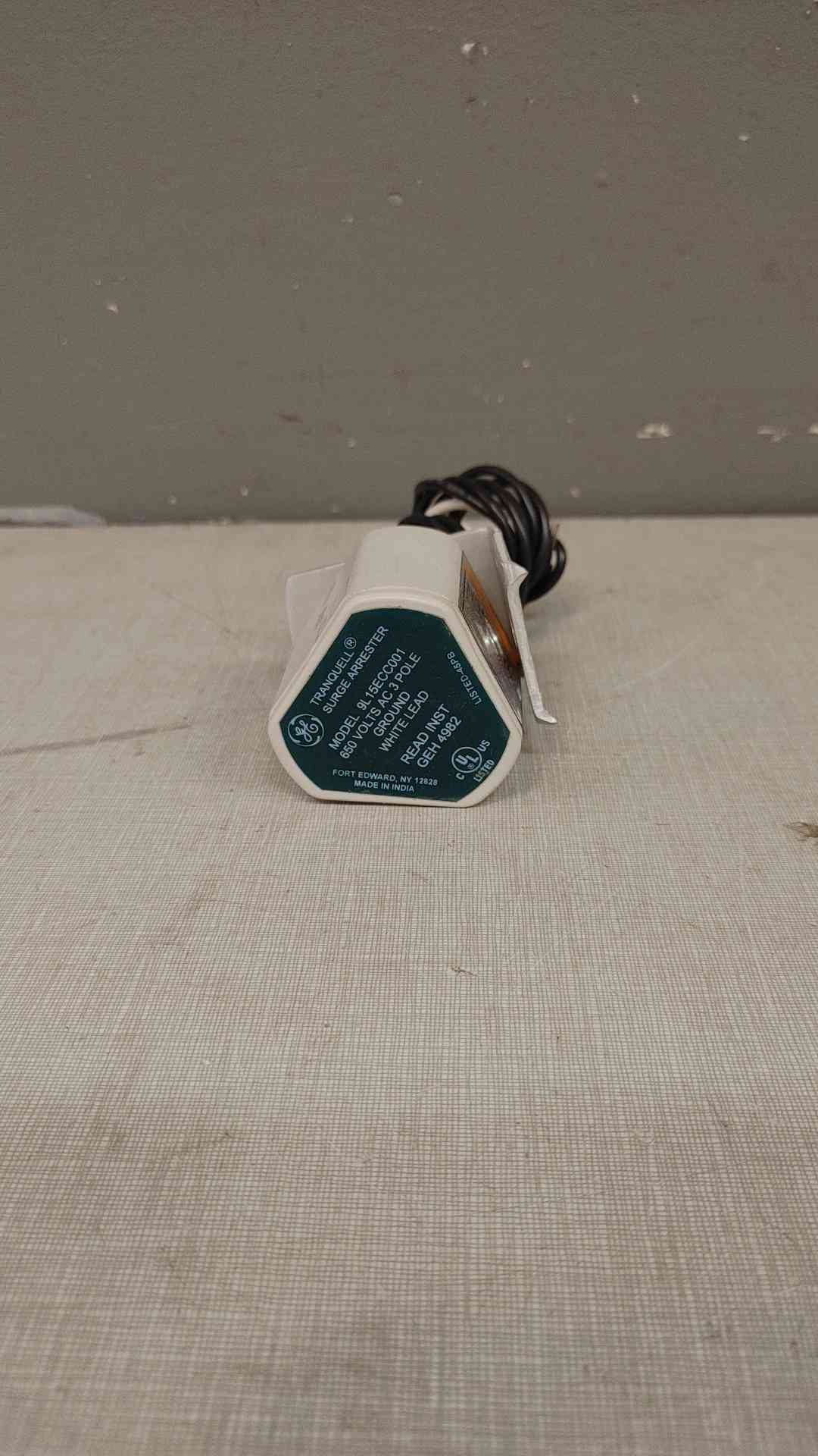 General Electric Tranquell Surge Arrester 650V 3Pole 9L15ECC001 (SKU:101686)(101686)