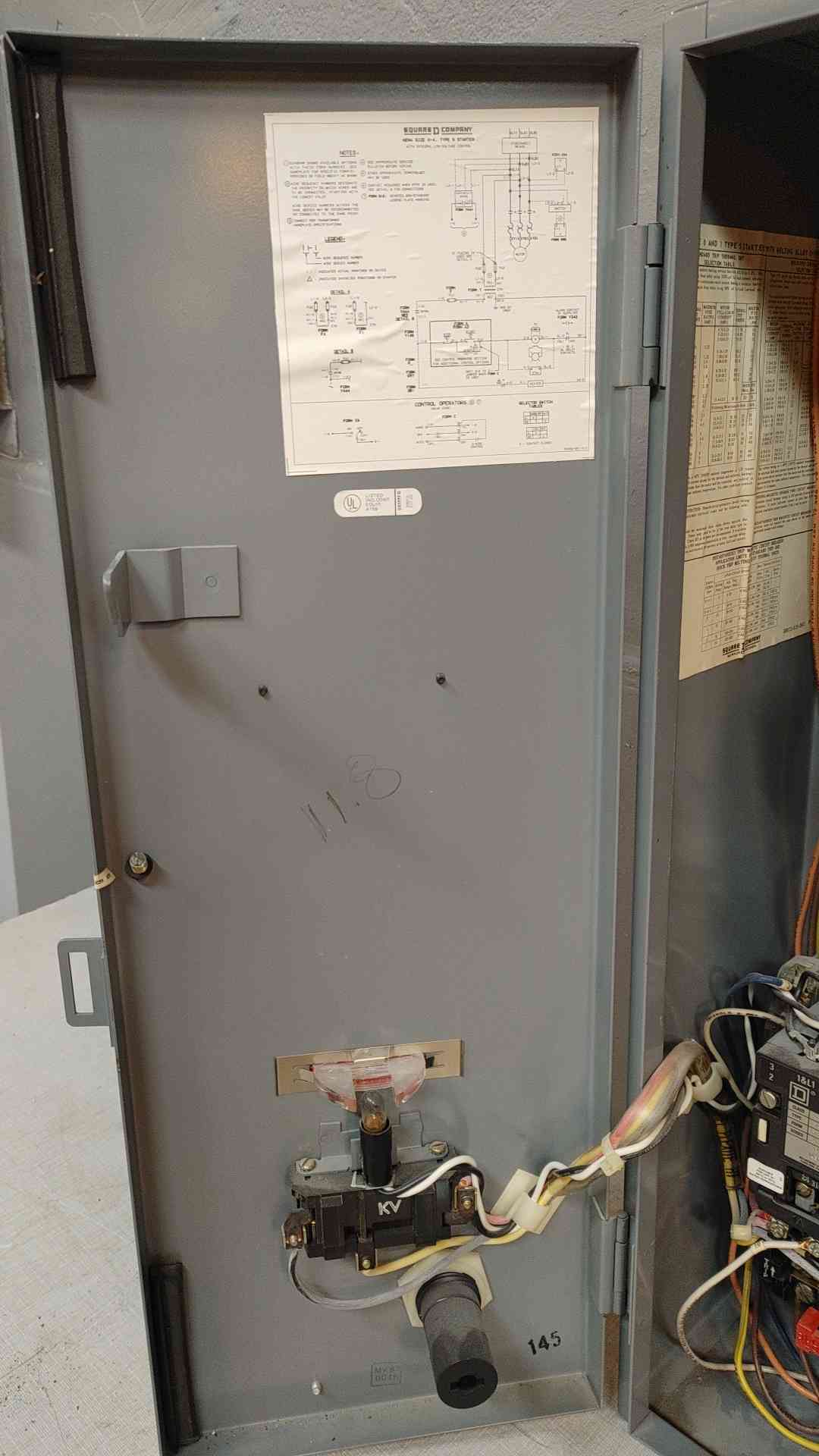 Square D Starter NEMA Size 0 3A 1334067-D(103403)
