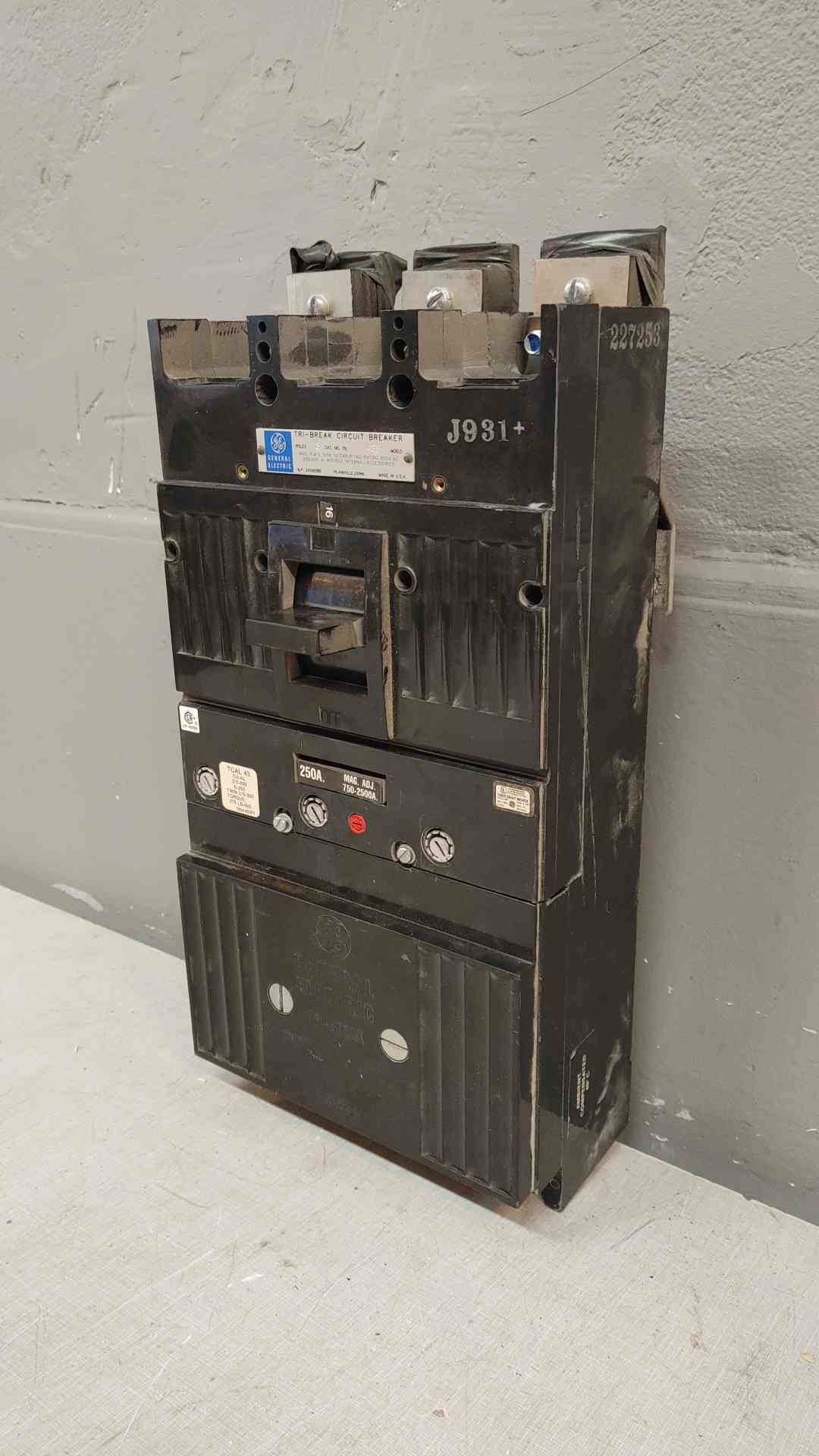 GE 250A TriBreak Circuit Breaker 3 Pole TB43F(103408)