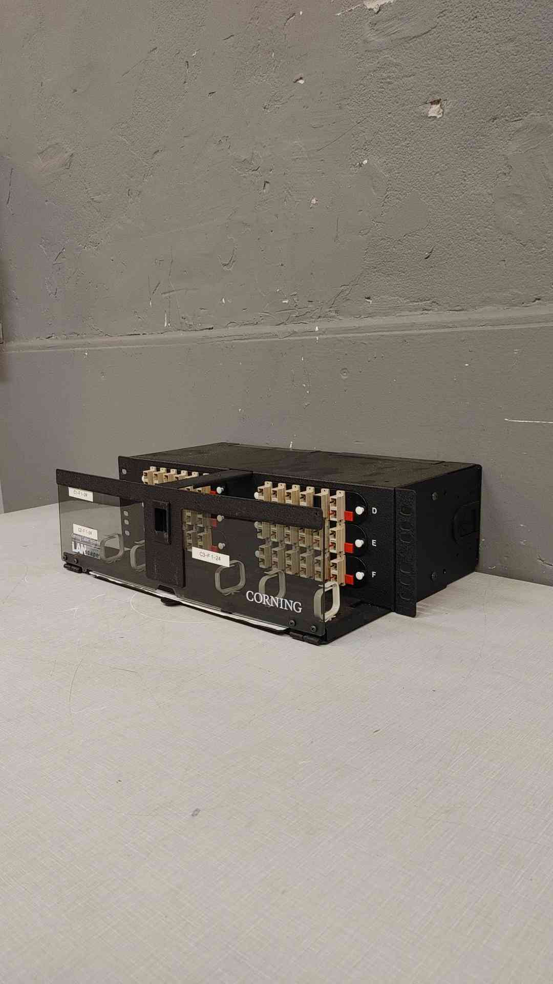 Corning Fiber Patch Panel CCH-03U(103482)