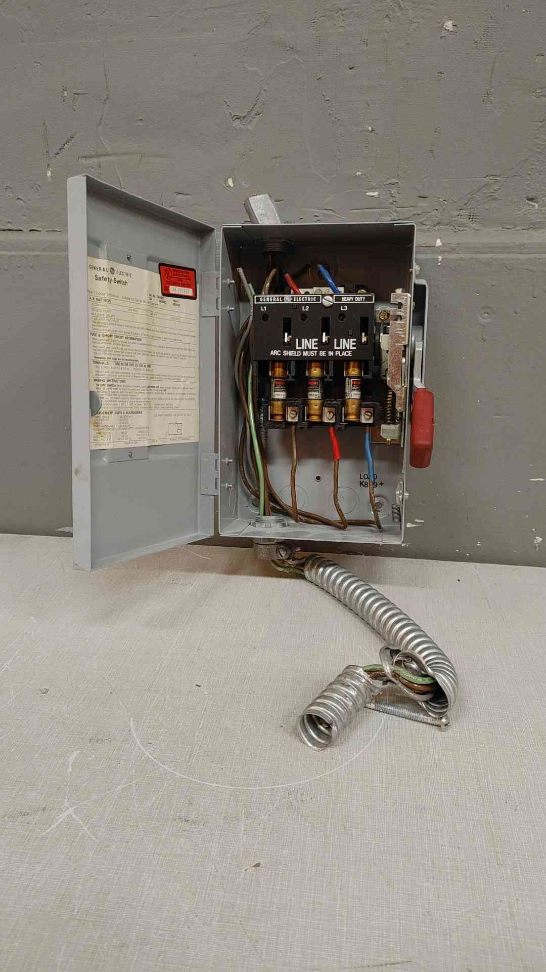 General Electric Safety Switch 30A 240VAC 250VDC 3PH AN791862(103489)