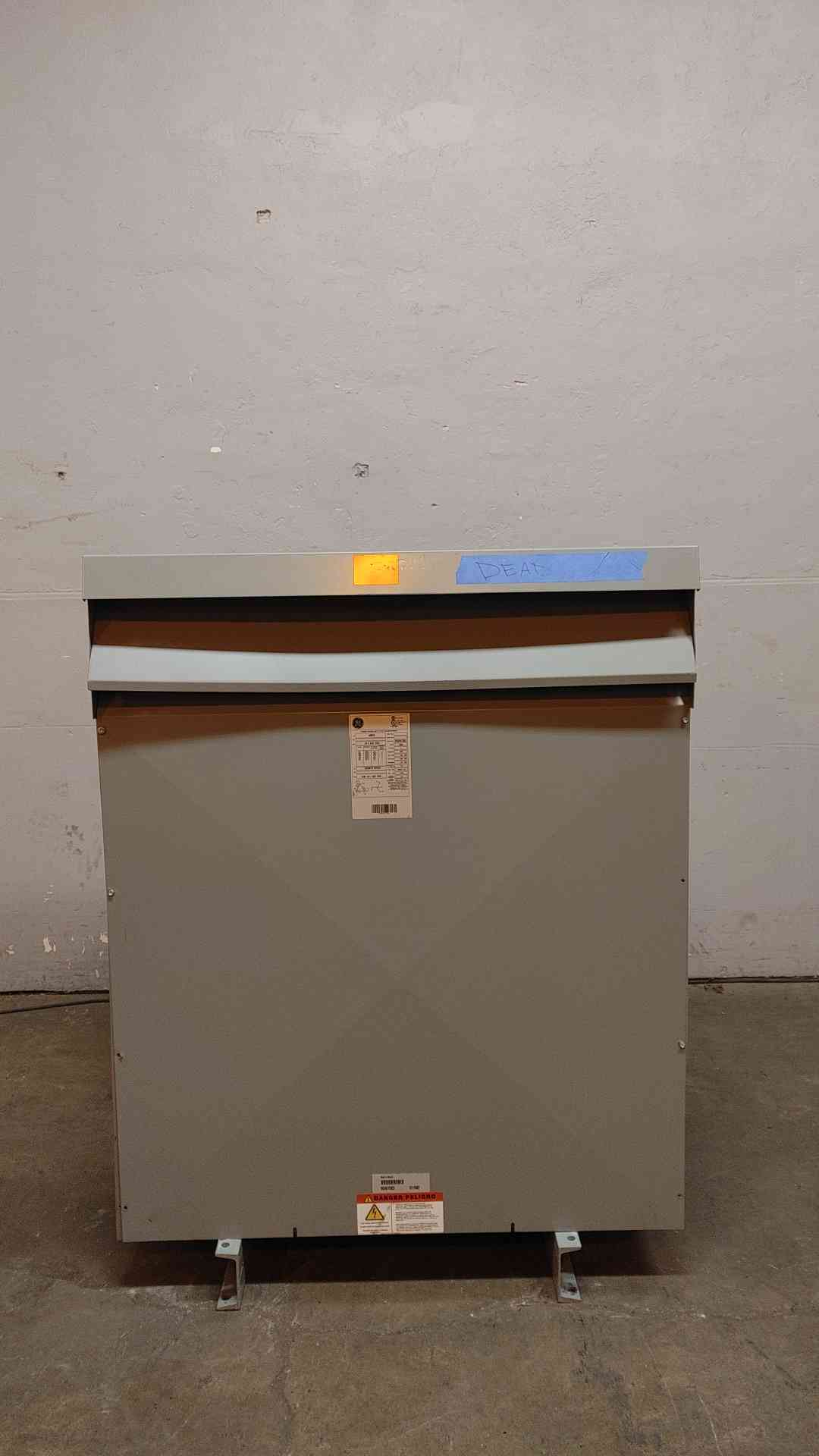225KVA GE 480V x 208/120v 3Ph  Dry Type Transformer