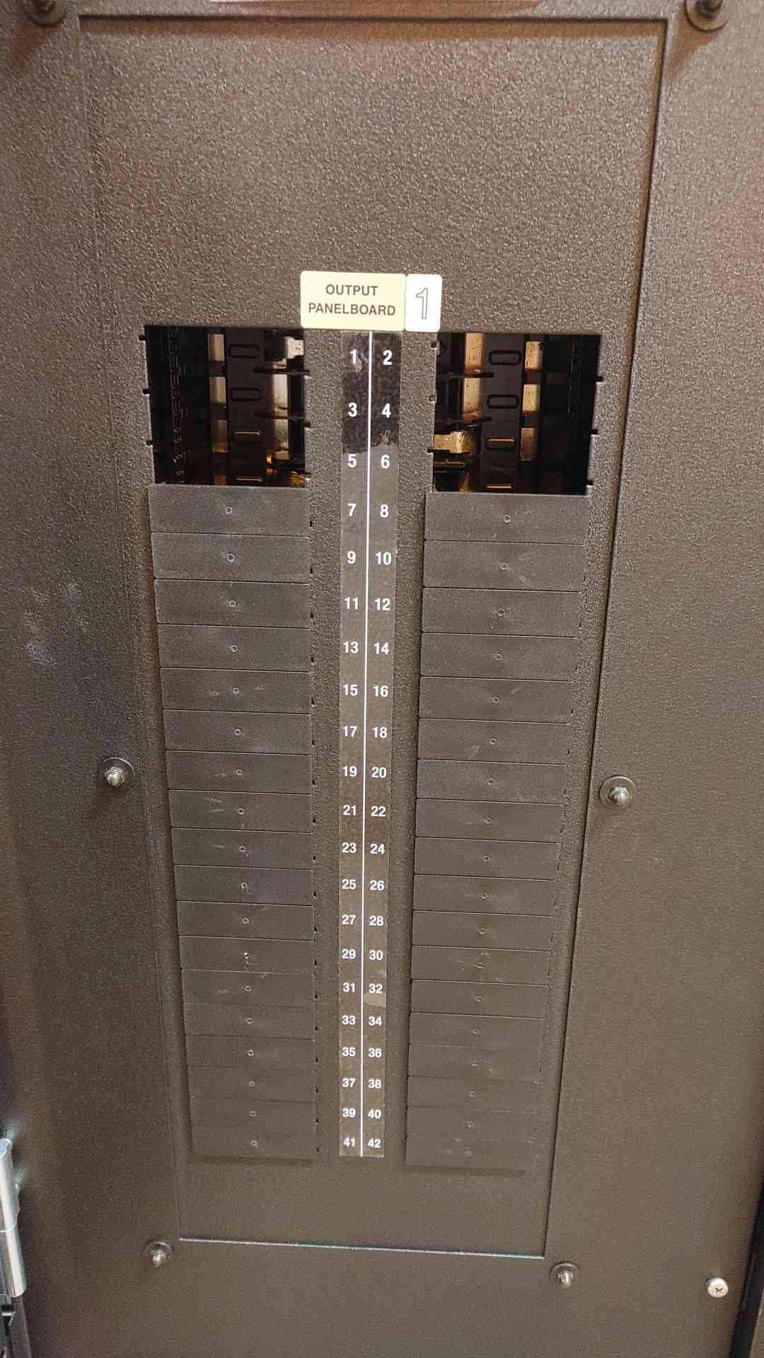 Cyberex Power Distribution Module 225KVA 480VAC 3PH 4W MCX732-140AAAAA2-E001A-C1031