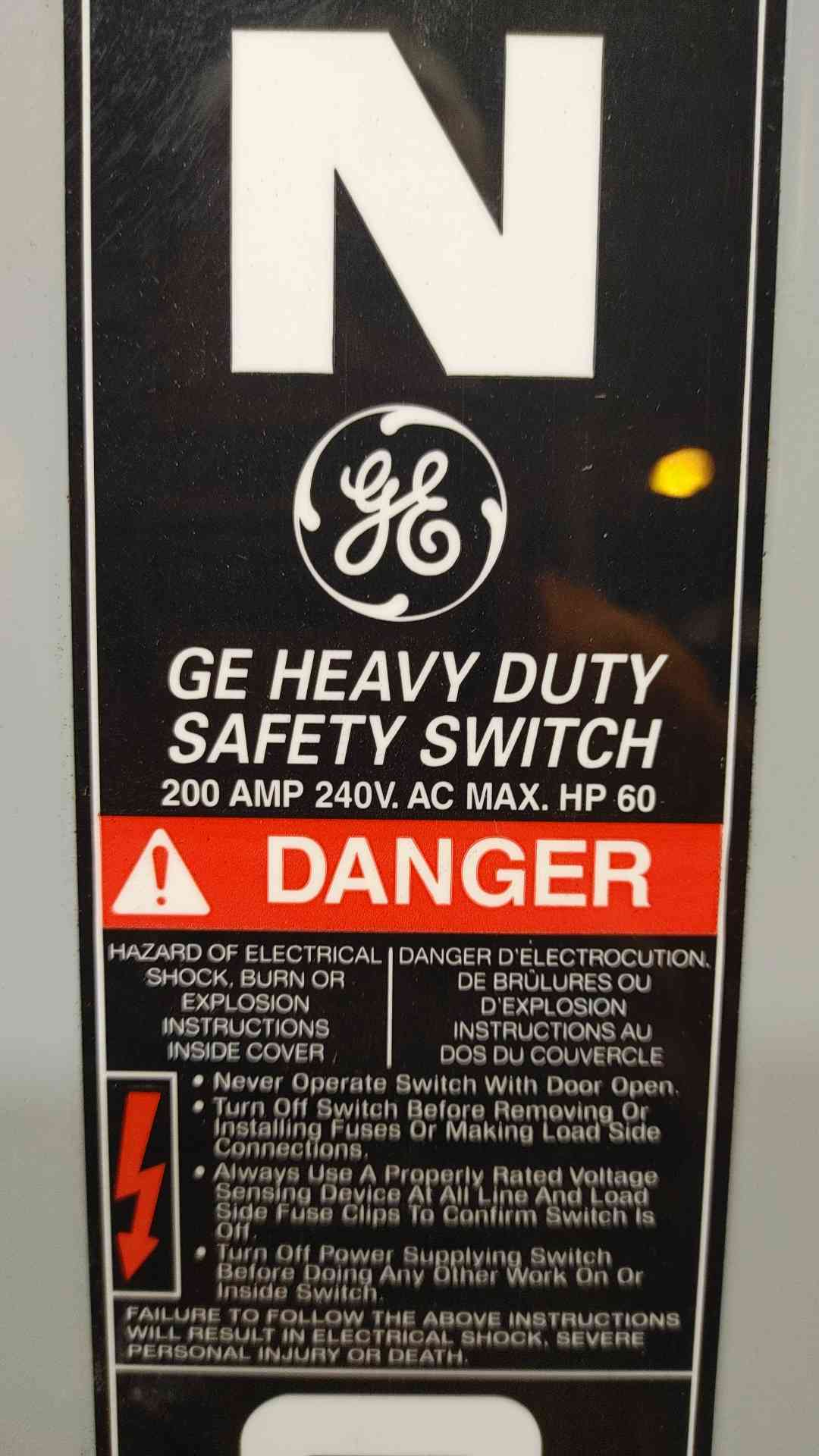 GE Heavy Duty Indoor Fusible Safety Switch 200A 240VAC TH4324(104043)