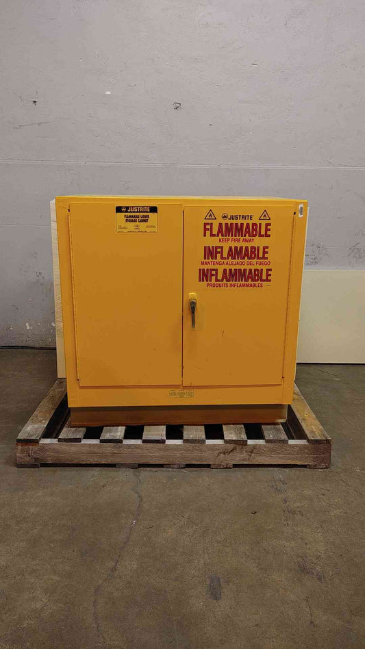 Justrite Flammable Liquid Storage Cabinet 22 Gal RMO8445(104100)