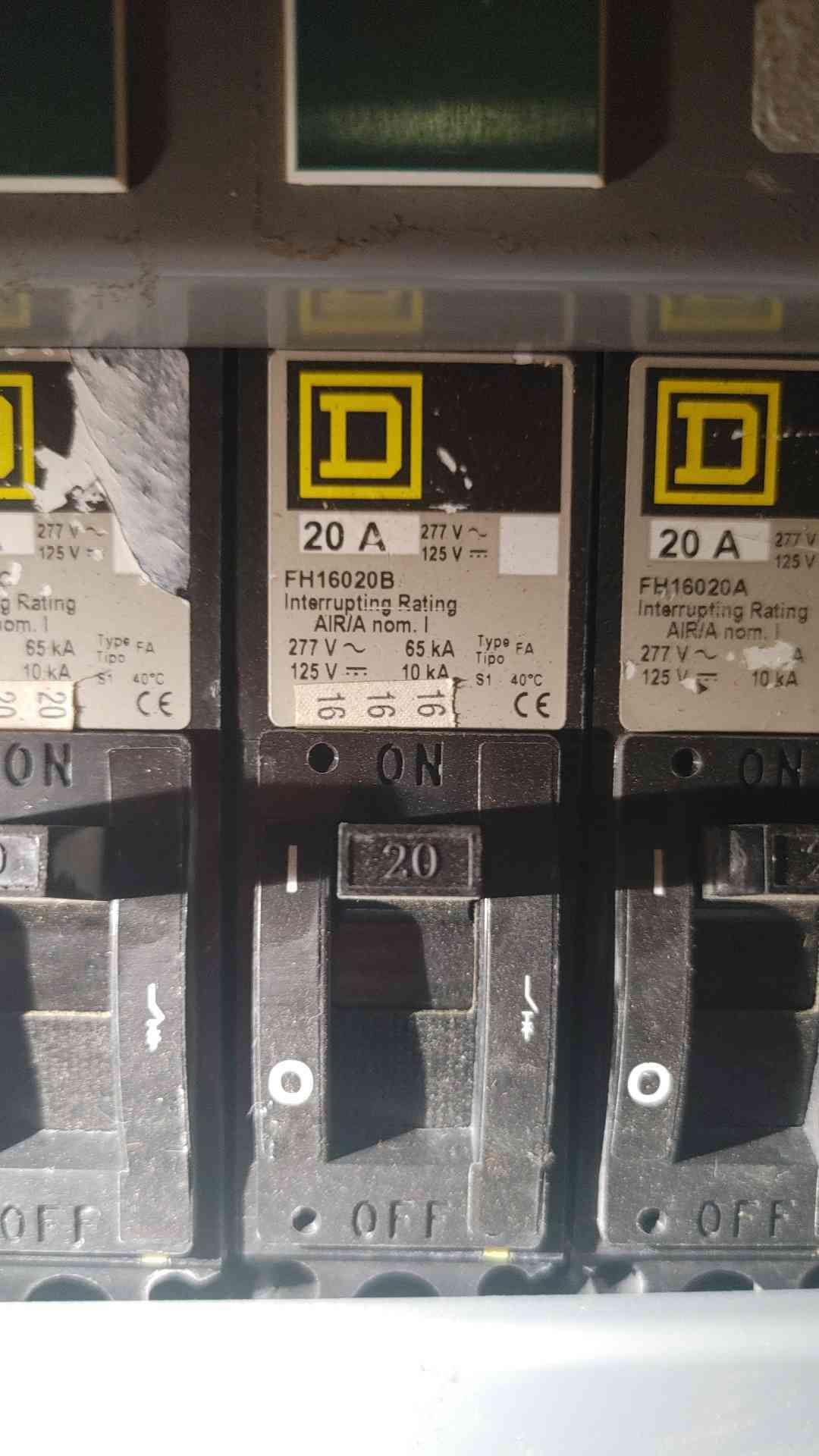 Square D FH16020B 20A Circuit Breaker(104190)