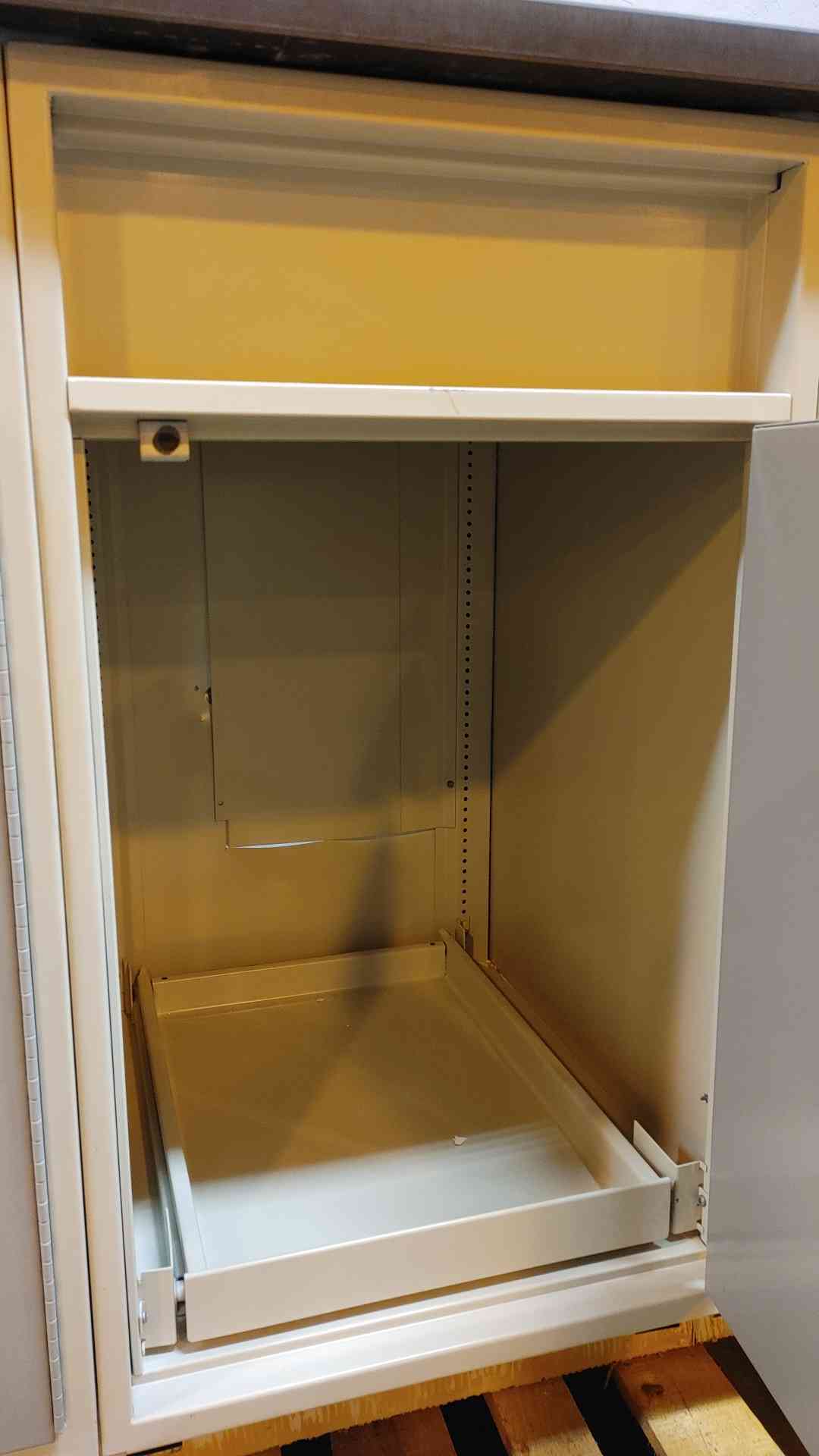 8' Fisher Hamilton Flammable Liquid Storage Cabinet W/ 2 Dials 950S778(104171)