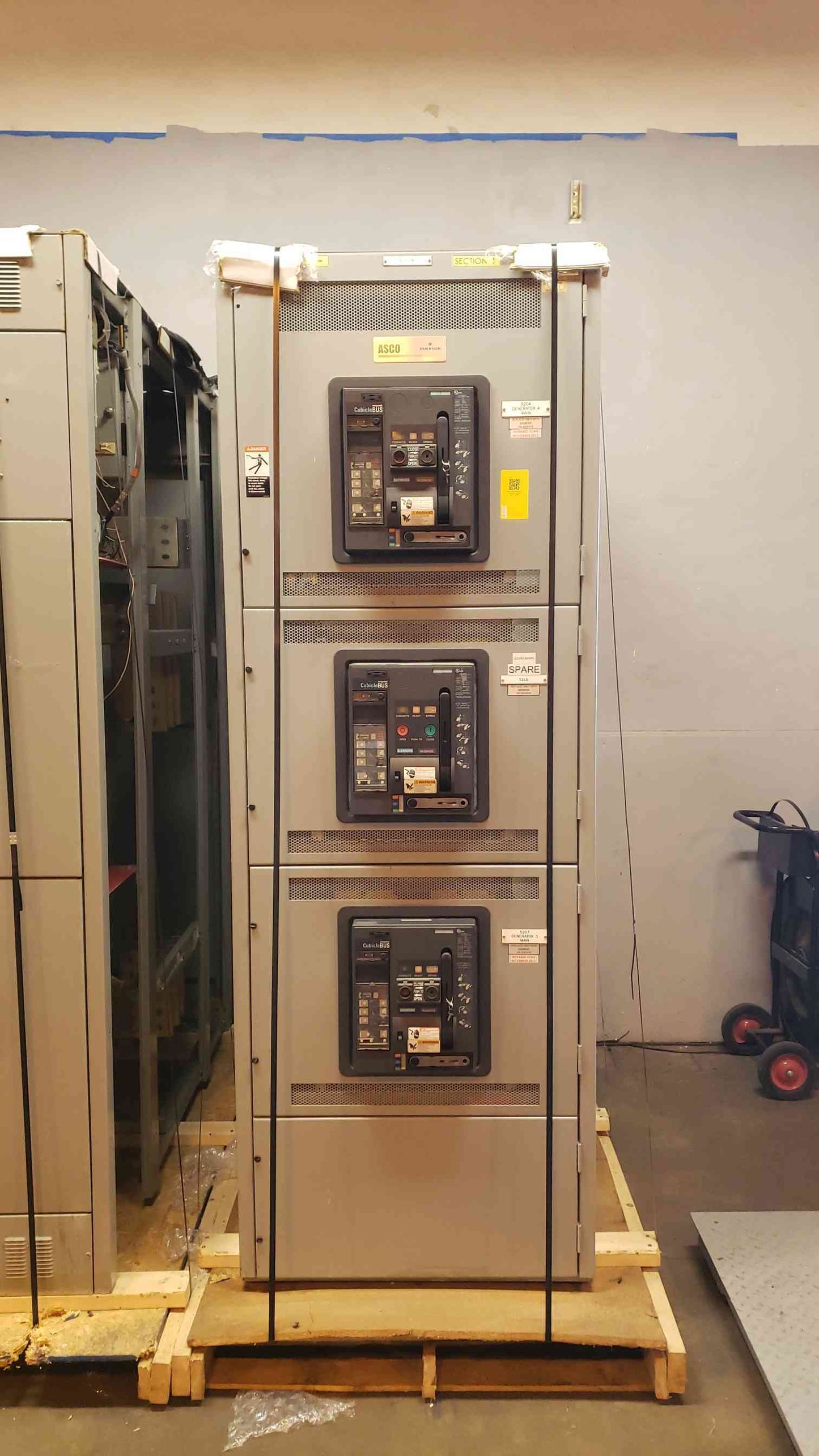 ASCO 8 Section 4000a 480v Switchgear Lineup 7 Cubicle Bus Breakers & Drawings(104180)
