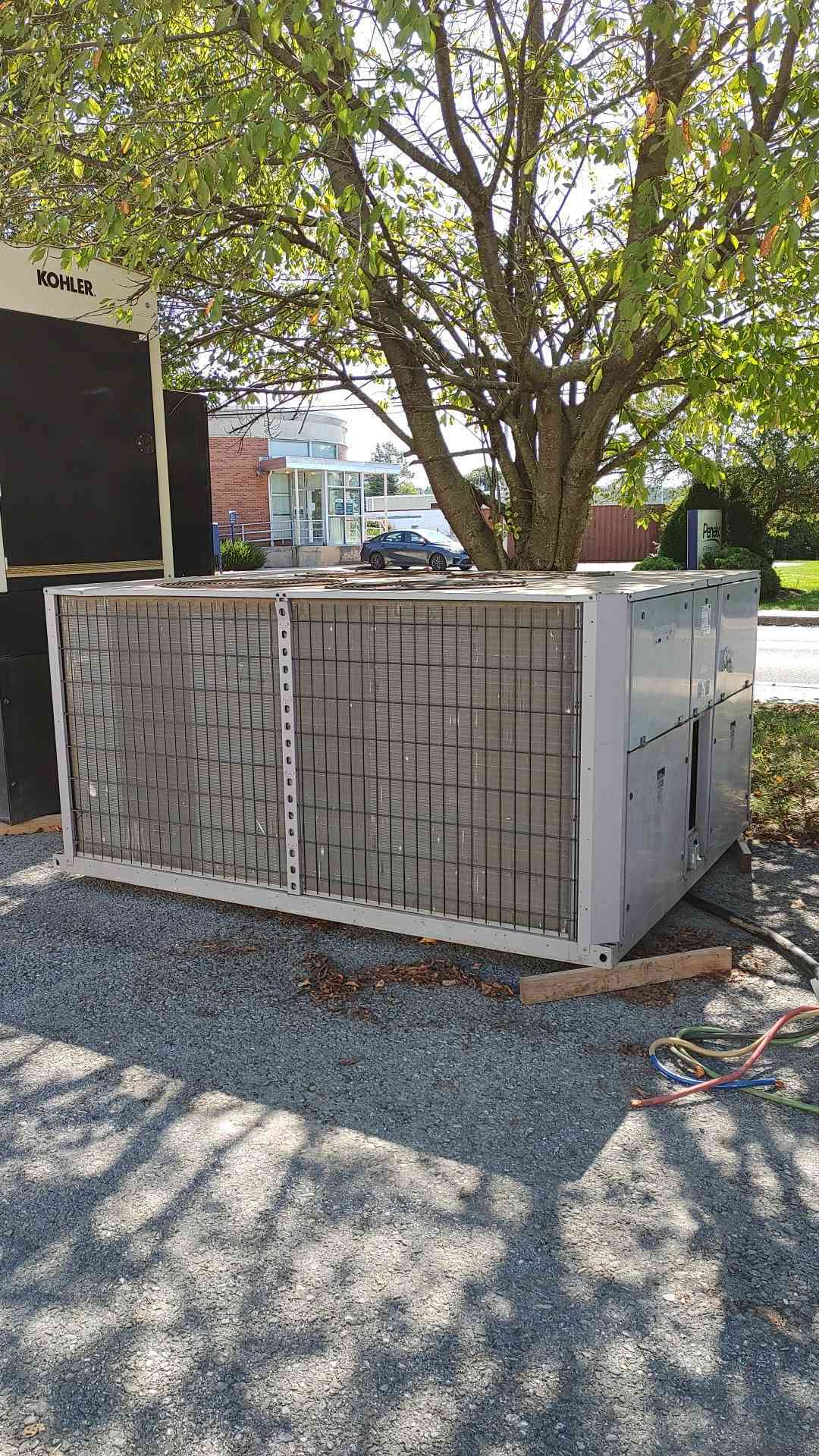 30 Ton Carrier AquaSnap 4 Fan Chiller 208/230VAC 3PH 30RAN055 (104202)-4
