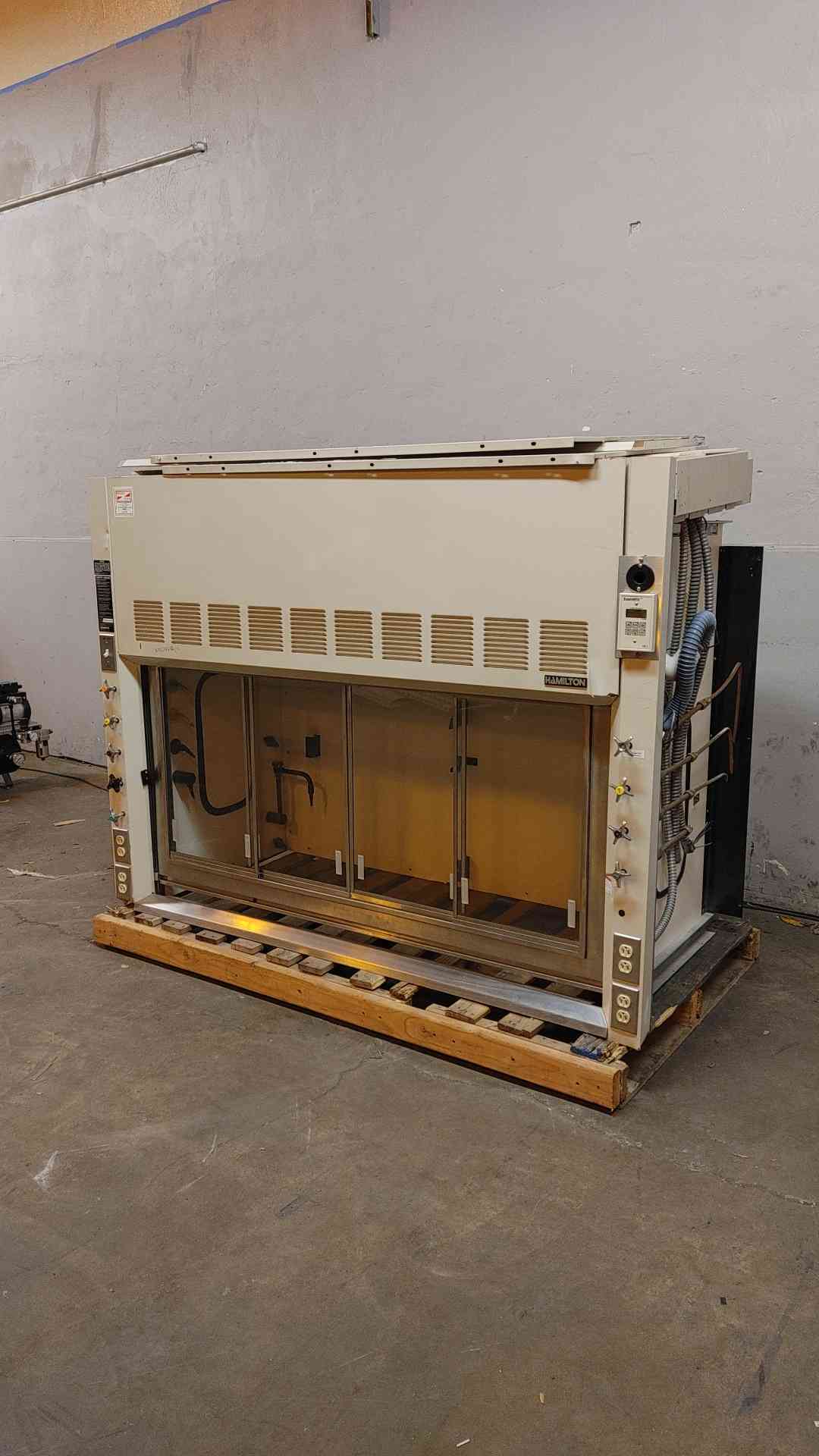 Hamilton SafeAire 6' Chemical Fume Hood w/ Matching Base Cabinet Bench 104258