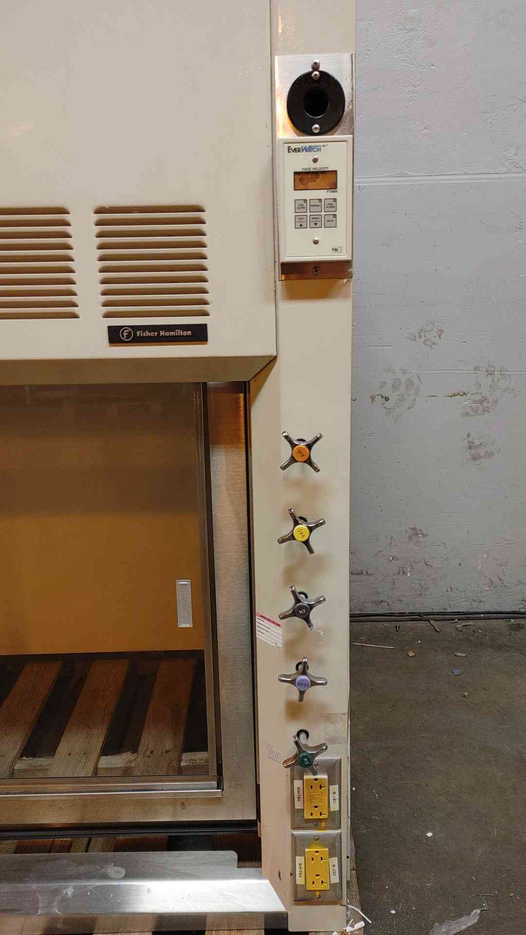 8' Fisher Hamilton SafeAire Chemical Fume Hood Ducted 2-Way Sash (104410)(104410)