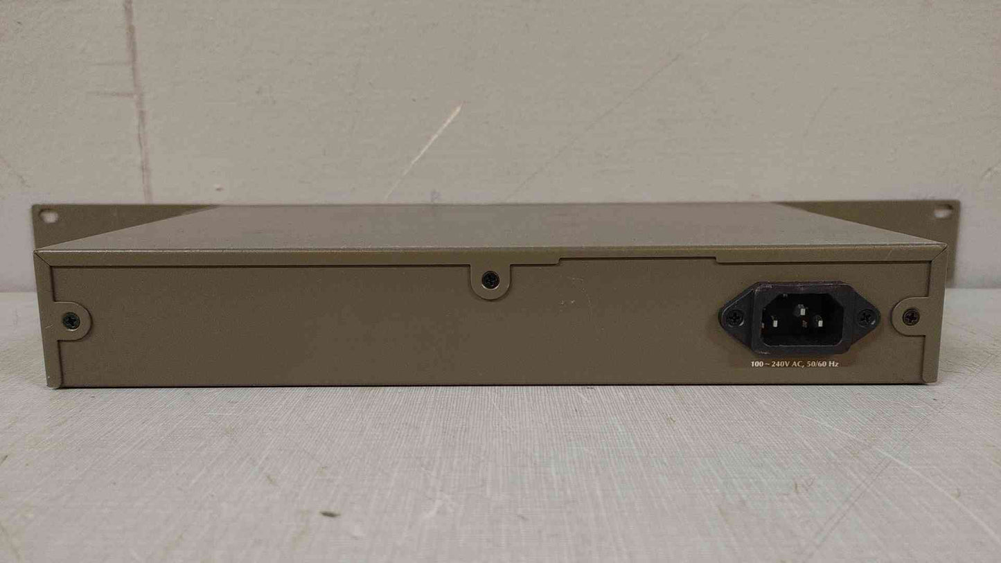 *Pickup Only* SMC Networks Fiber Network EZ Switch 10/100 100-240V .4A SMC-EZ1016DT(104688)