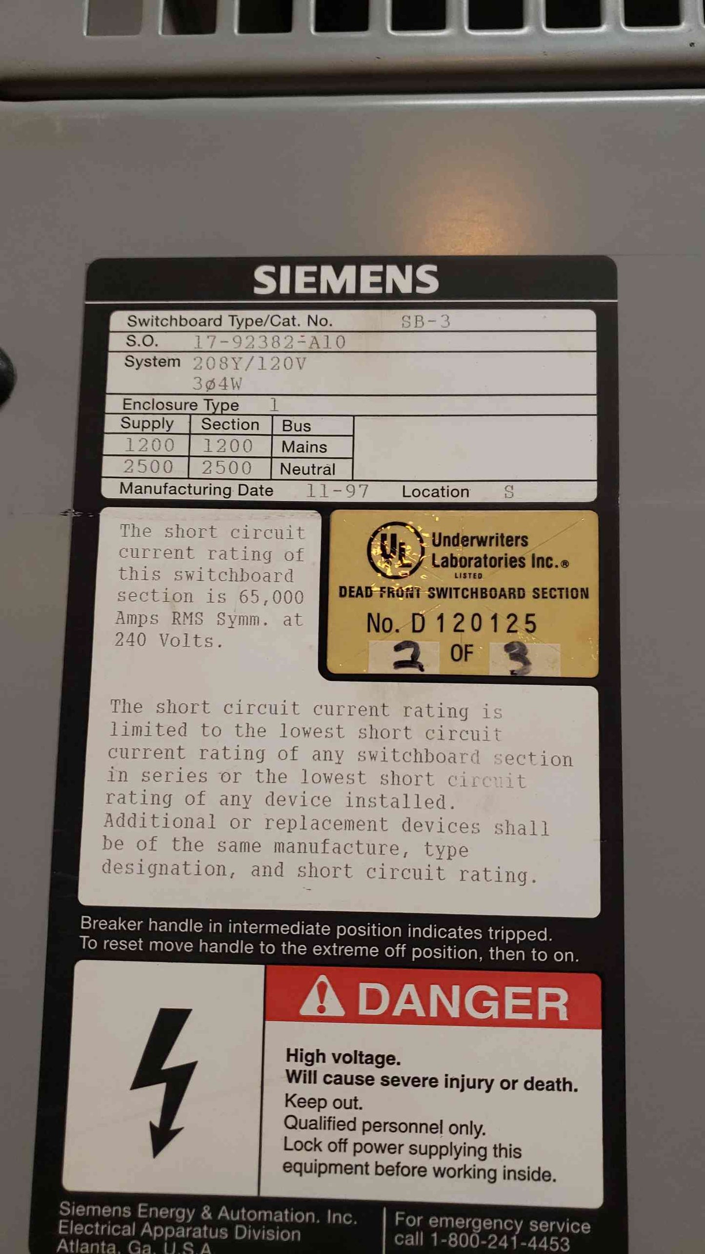 Siemens 1200A 3 Section Switchboard 208Y/120V 3PH 4W SB-3 Main & 10 Breaker