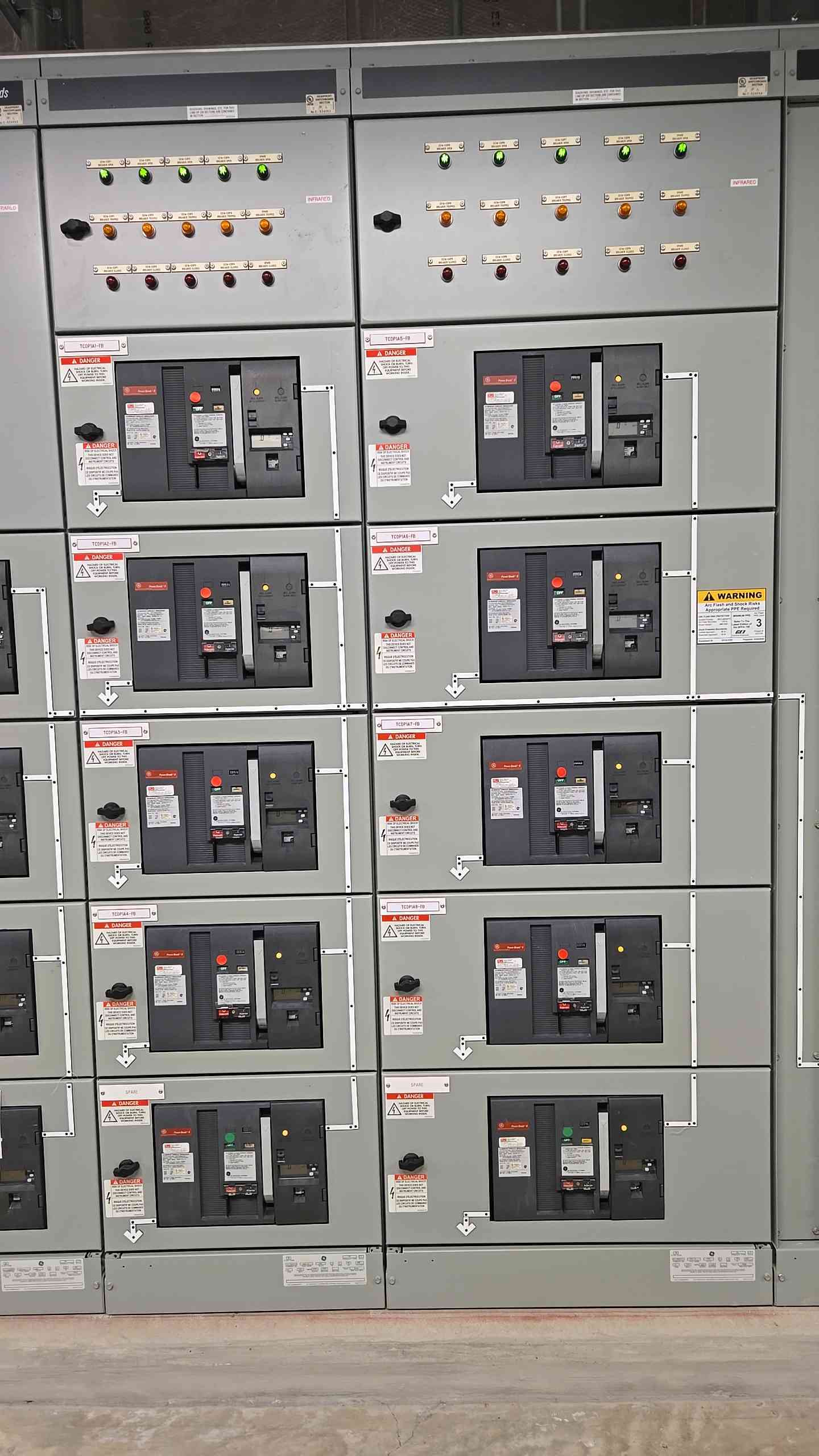 4000A GE Power Break Switchboard Switchgear Dual SSD 4000A Main & 14 SHF 800A Sub Feeds (107637)