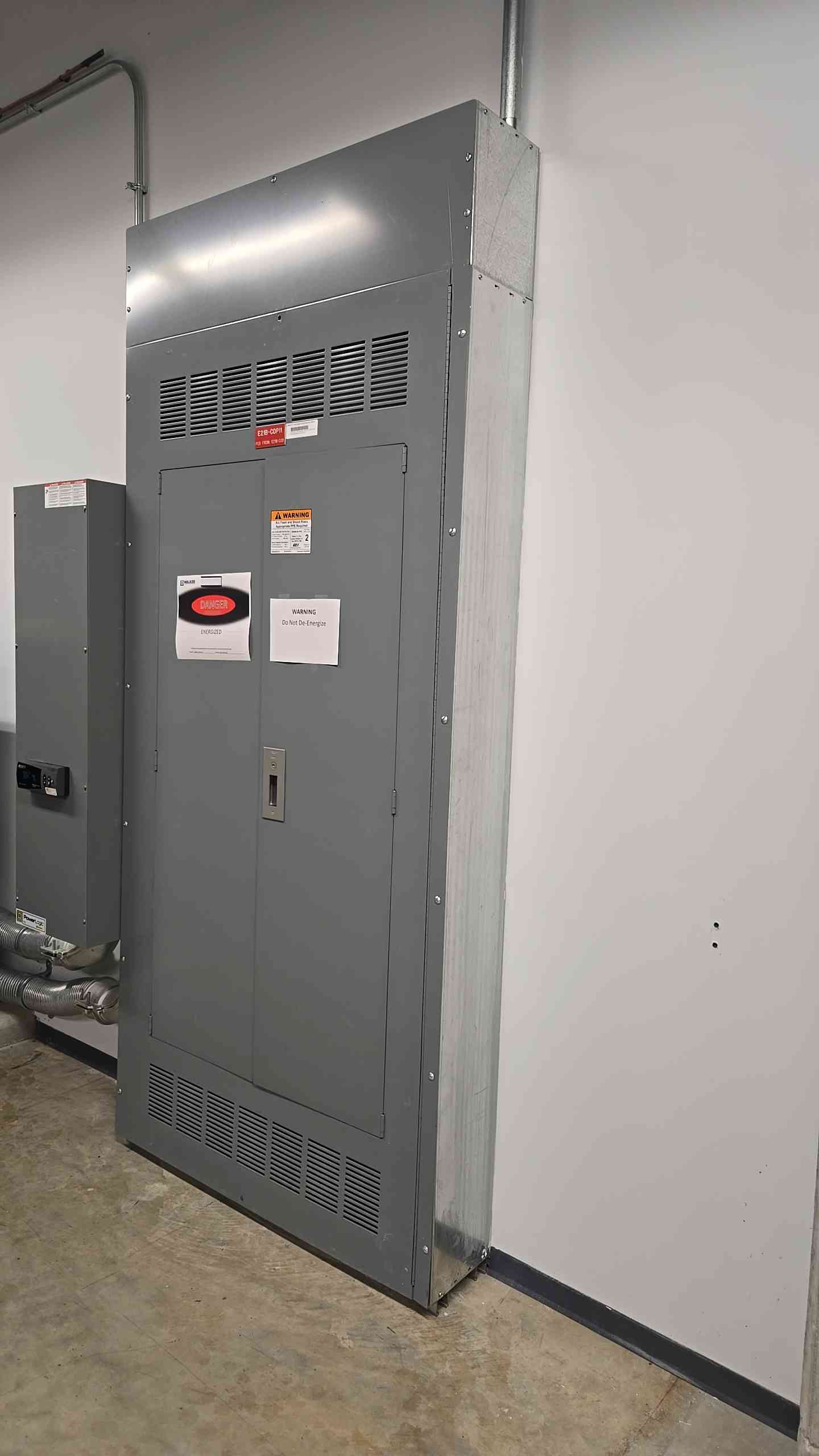 1000A I-Line Square D Distribution Panelboard 1x RG1000 & 4x PG400 Breakers (107639)