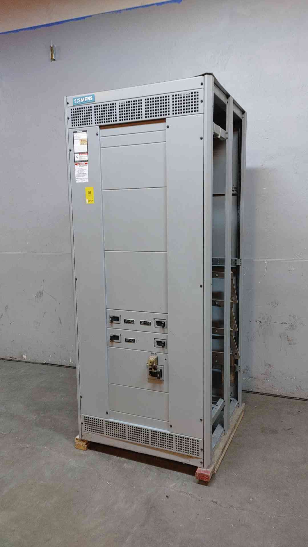 Siemens 1200A 3 Section Switchboard 208Y/120V 3PH 4W SB-3 Main & 10 Breaker