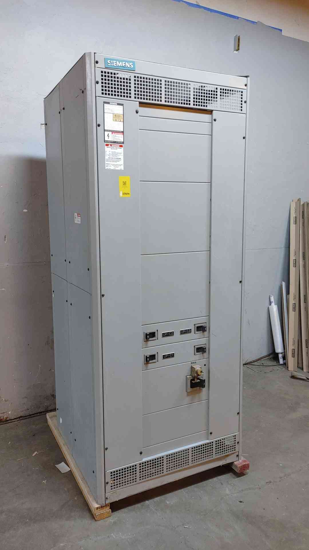Siemens 1200A 3 Section Switchboard 208Y/120V 3PH 4W SB-3 Main & 10 Breaker